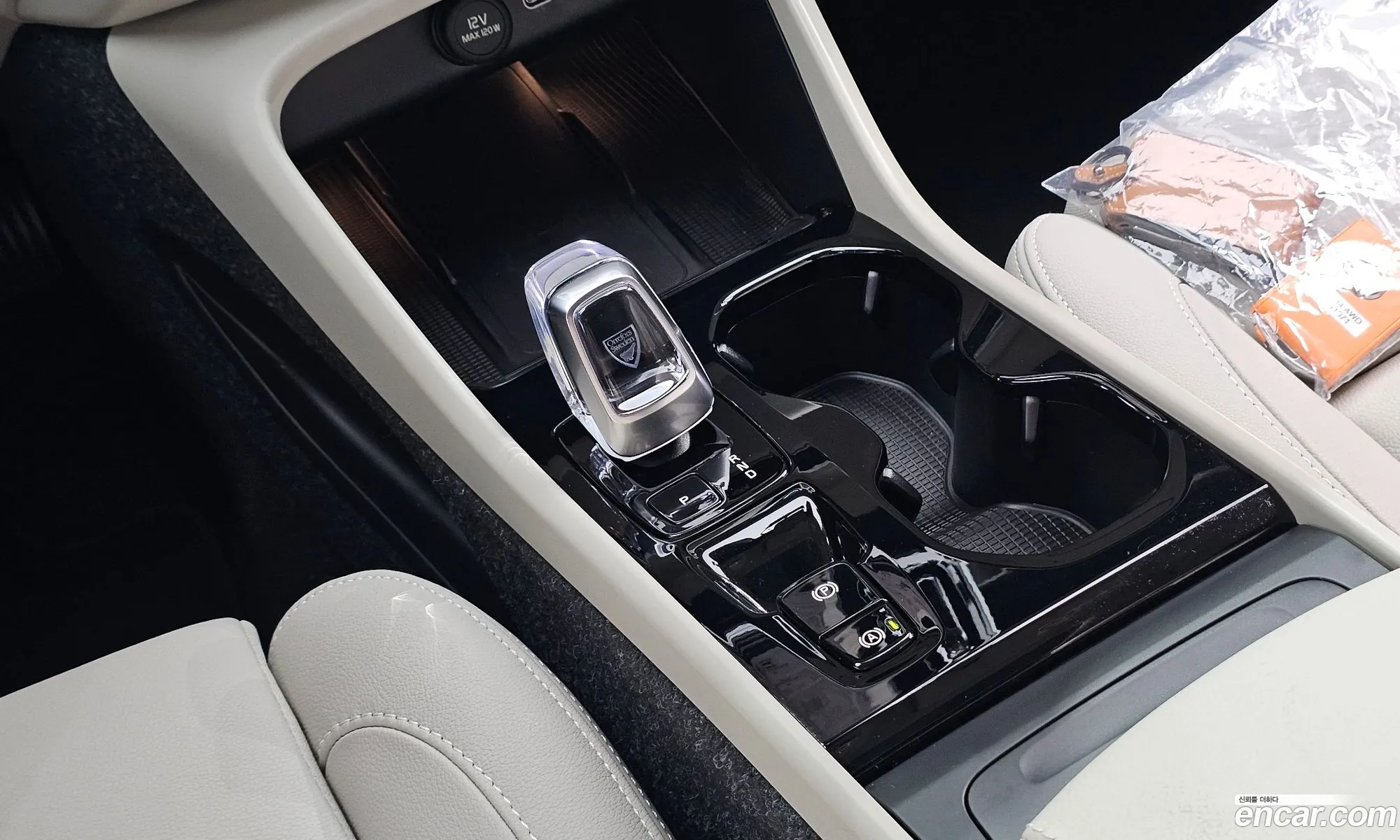 Volvo XC40 2025 — 17