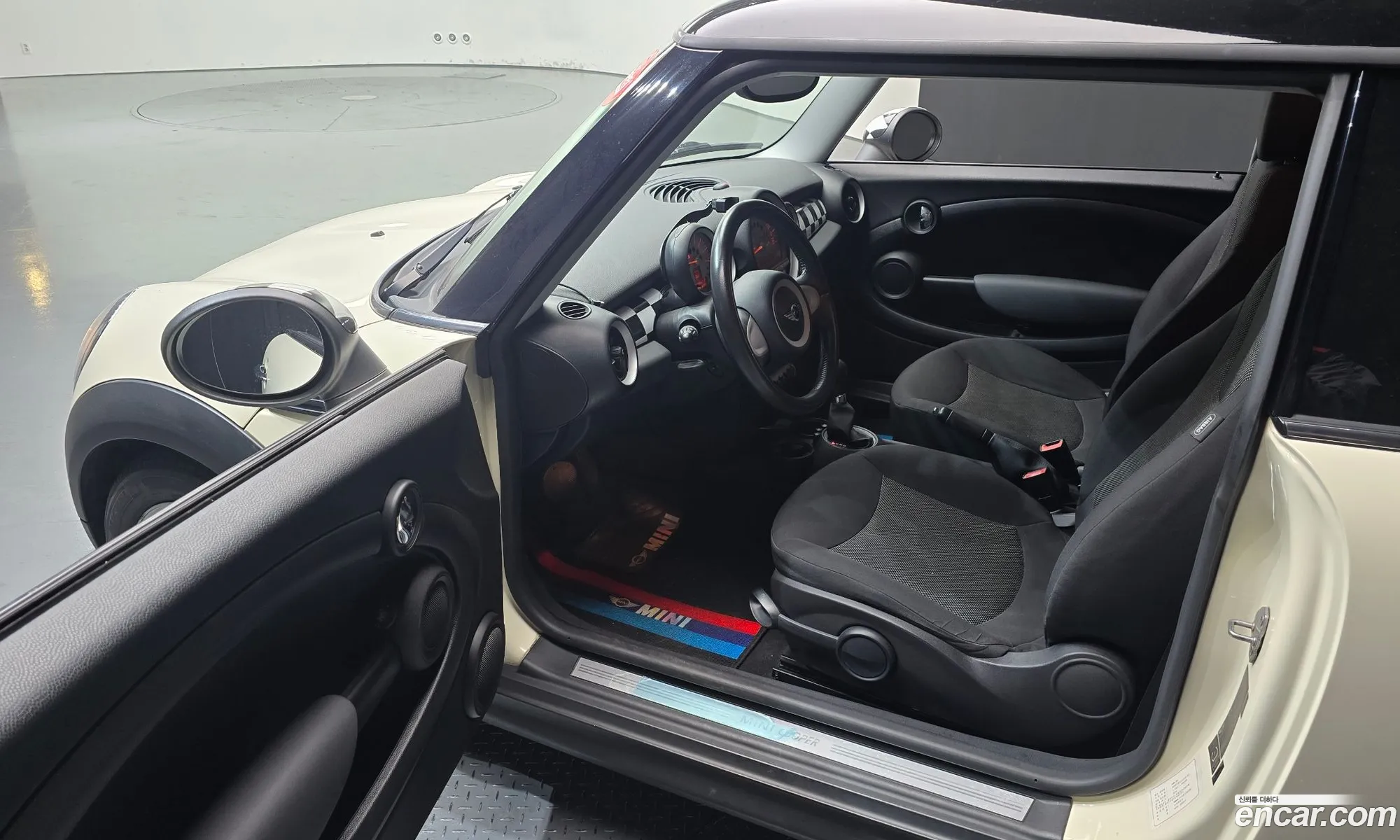 Mini Cooper 2010 WMWMF3101ATZ90590 — 5