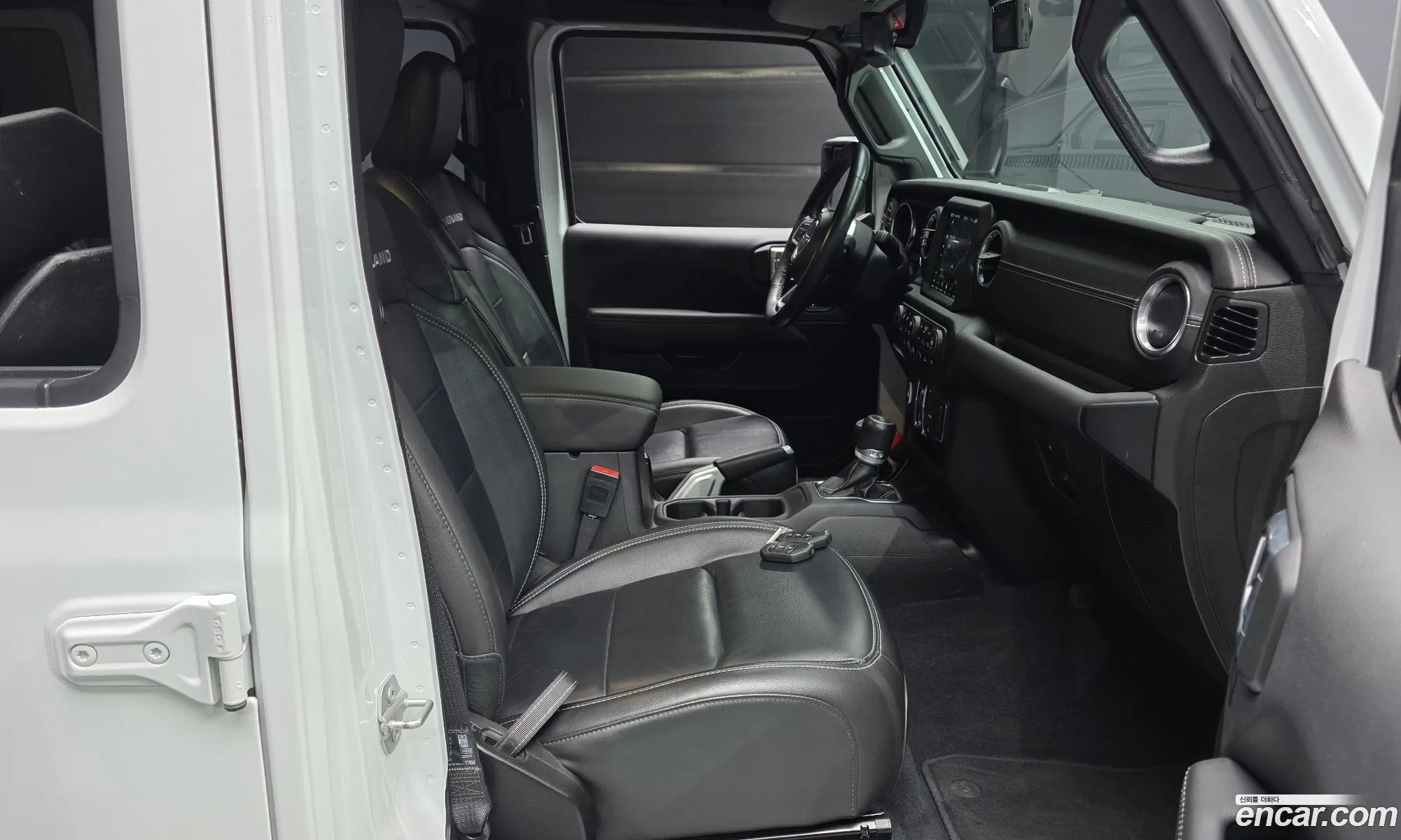 Jeep Wrangler 2022 — 27