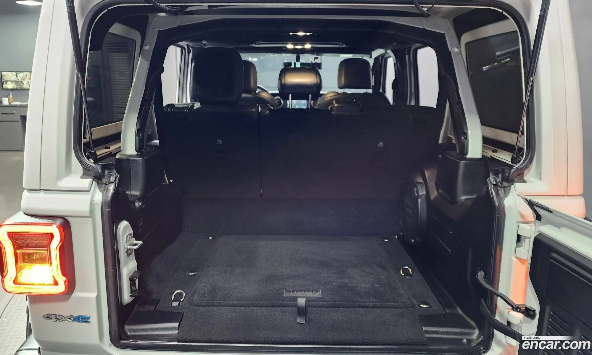 Jeep Wrangler 2022 — 13