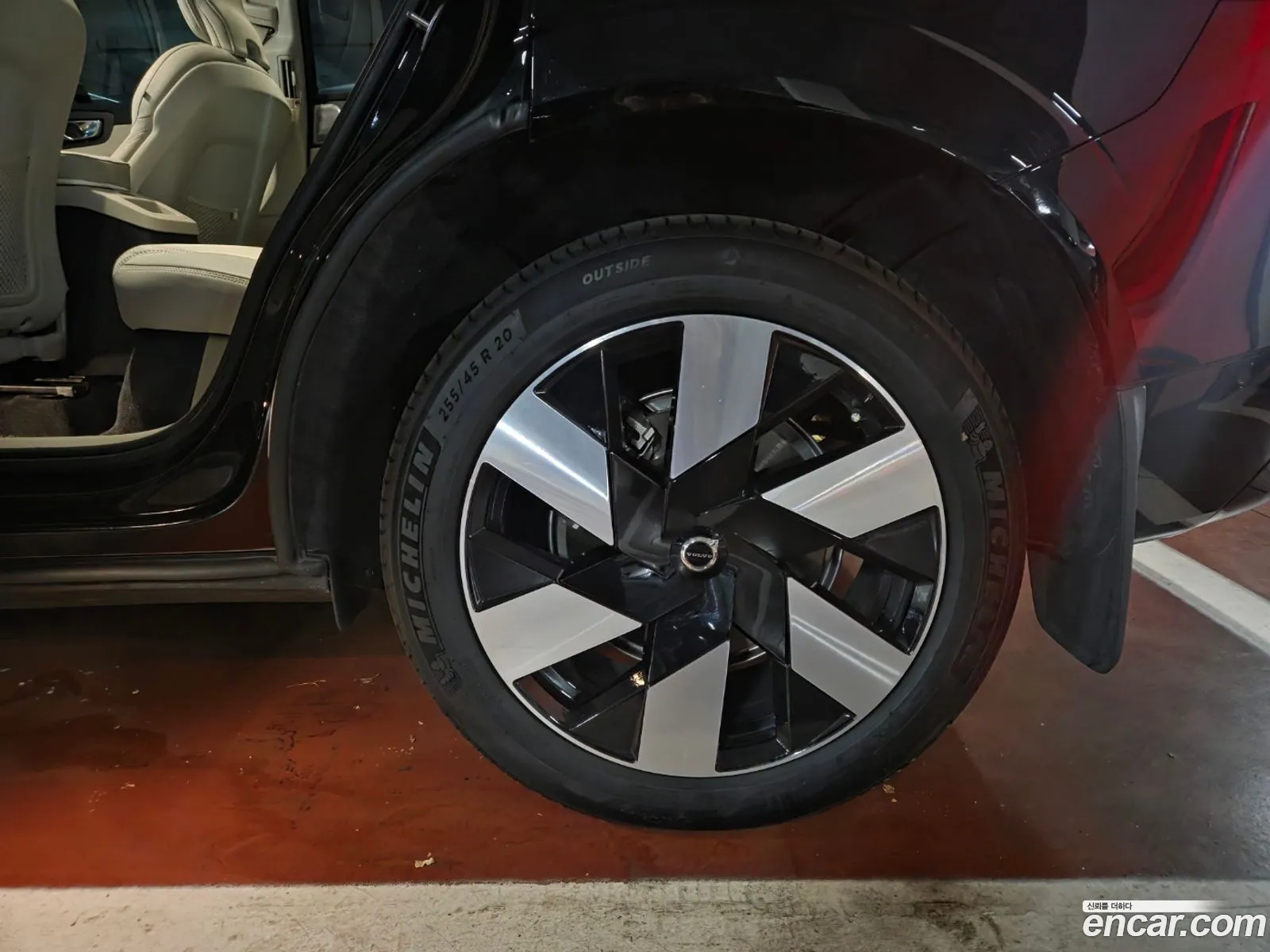 Volvo XC60 2025 — 8