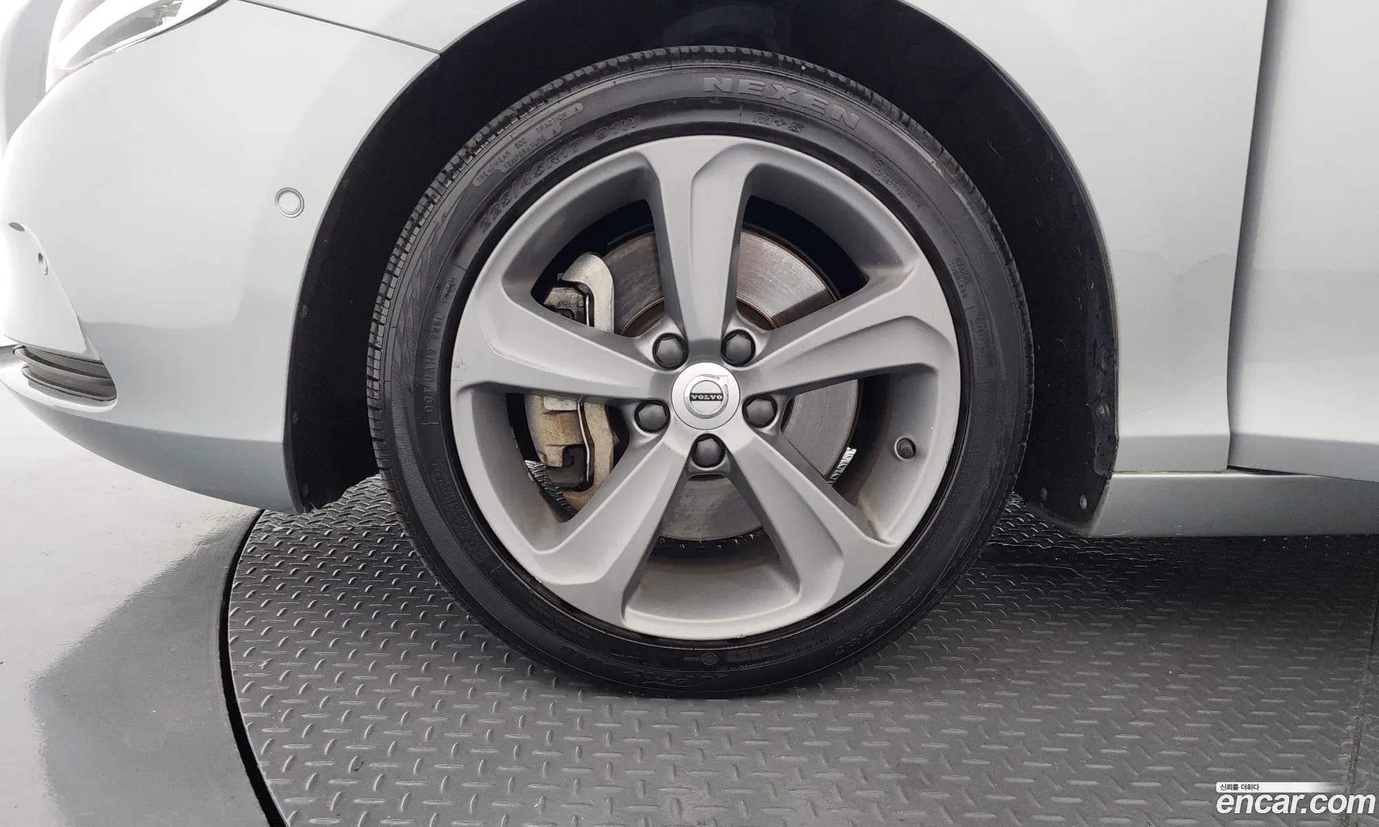 Volvo V40 2017 YV1MV79K0J2462562 — 7