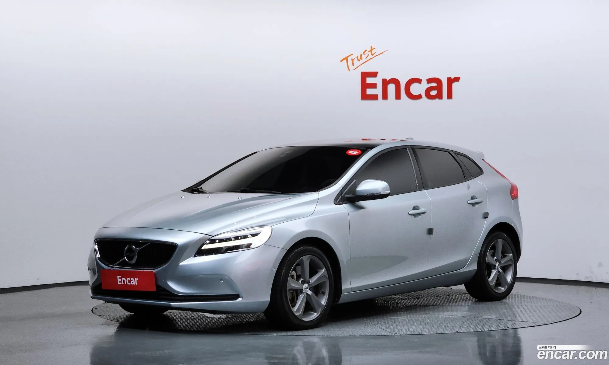 Volvo V40 2017 YV1MV79K0J2462562 — 25