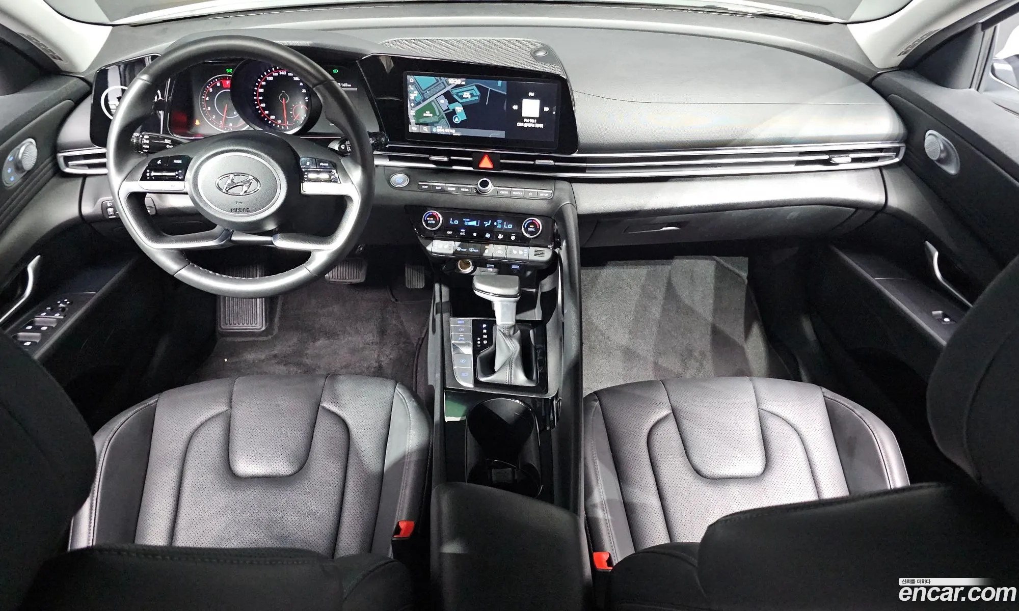 Hyundai Elantra 2020 — 2