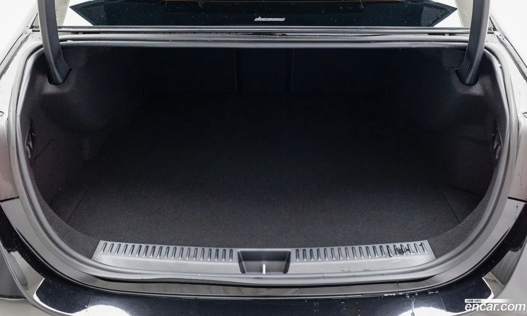 Mercedes-Benz E-Class W214 2025 — 3
