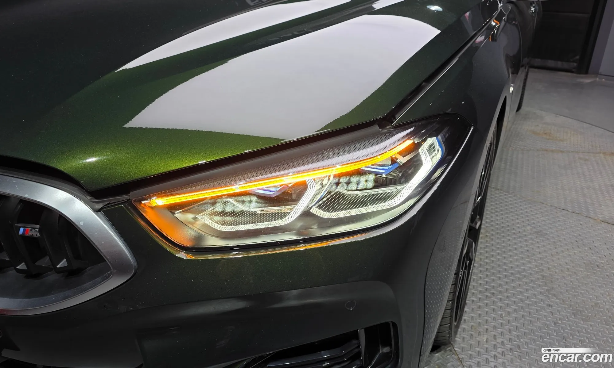 BMW 8 Series 2022 WBAGV8105NCL03680 — 35