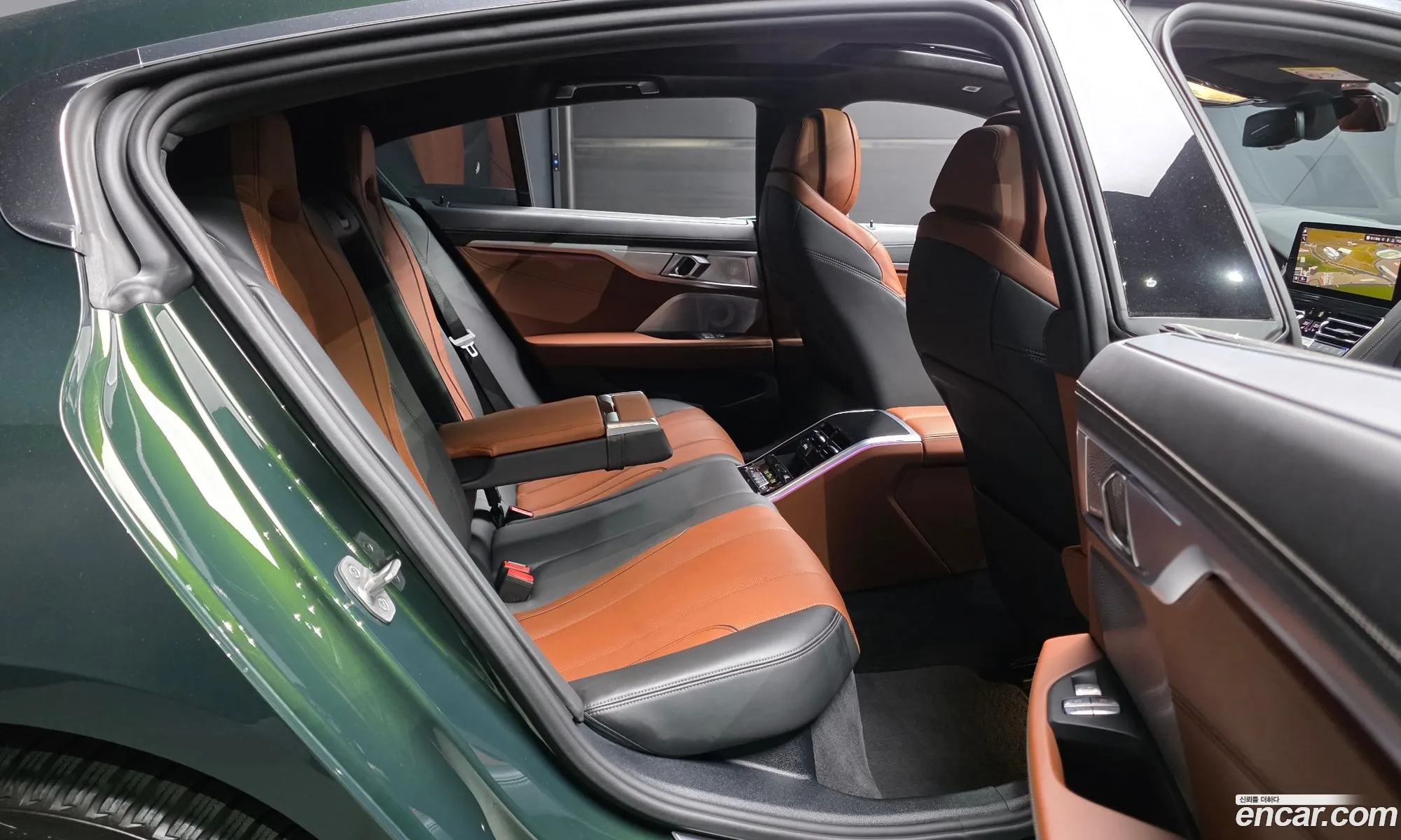 BMW 8 Series 2022 WBAGV8105NCL03680 — 10