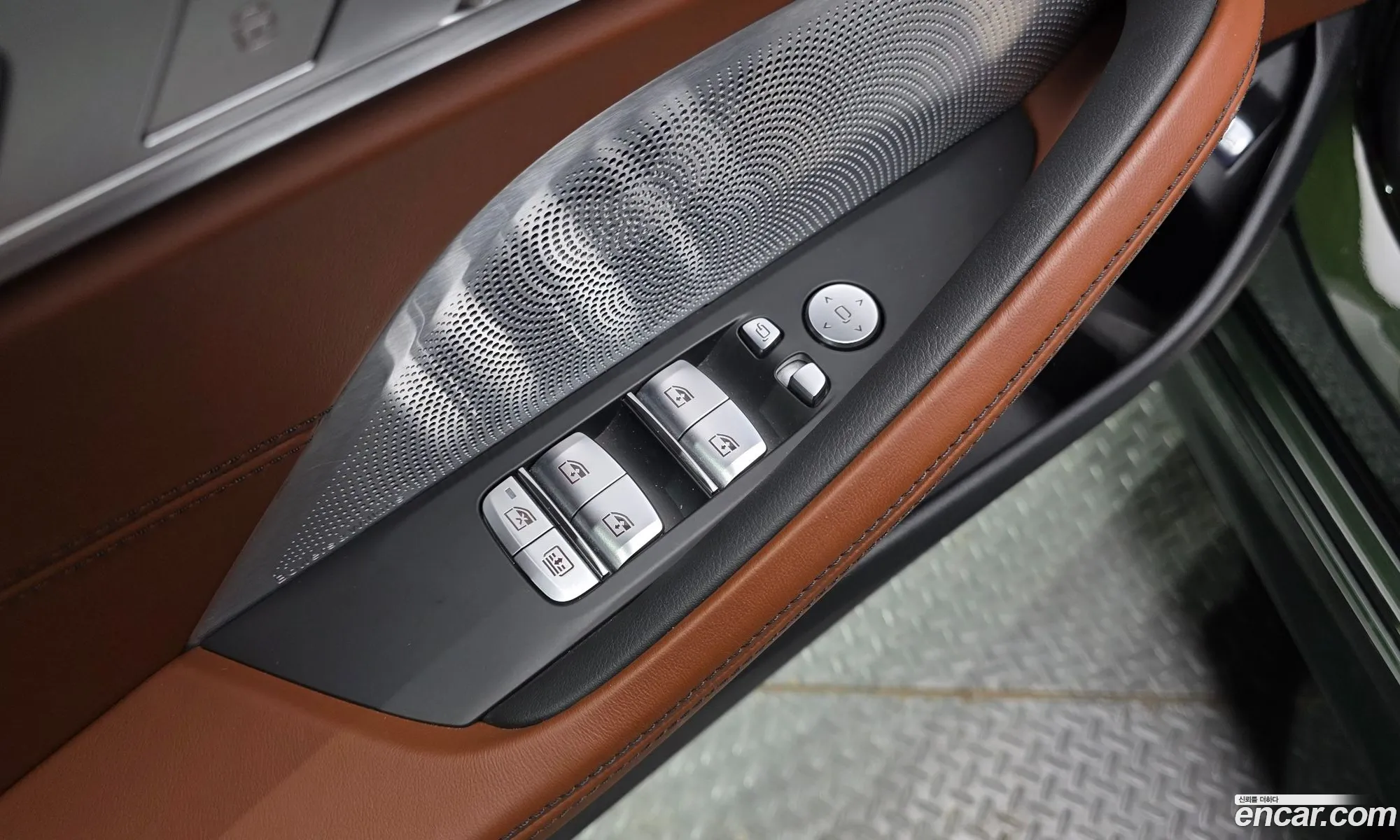 BMW 8 Series 2022 WBAGV8105NCL03680 — 24