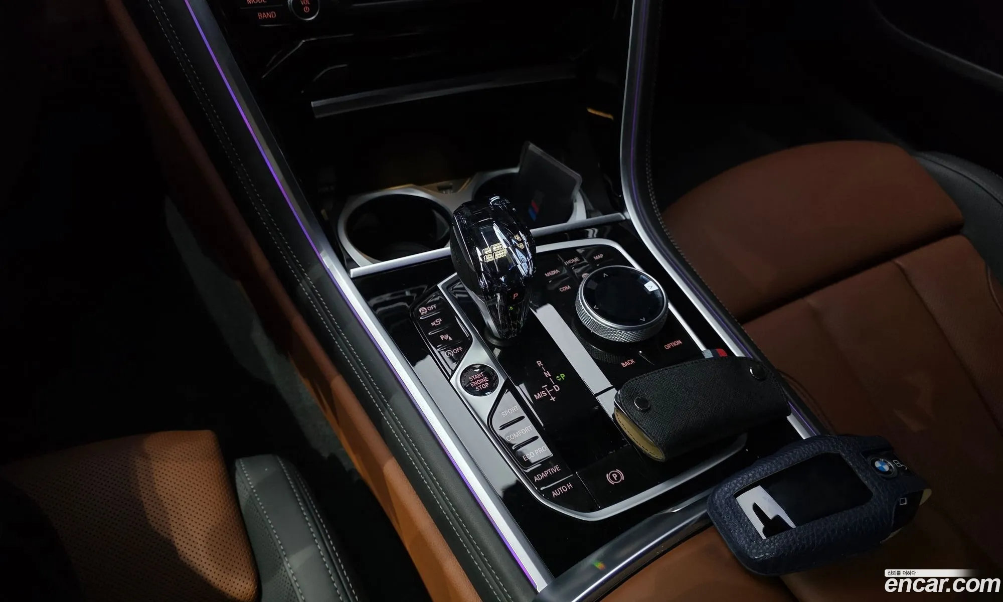 BMW 8 Series 2022 WBAGV8105NCL03680 — 30