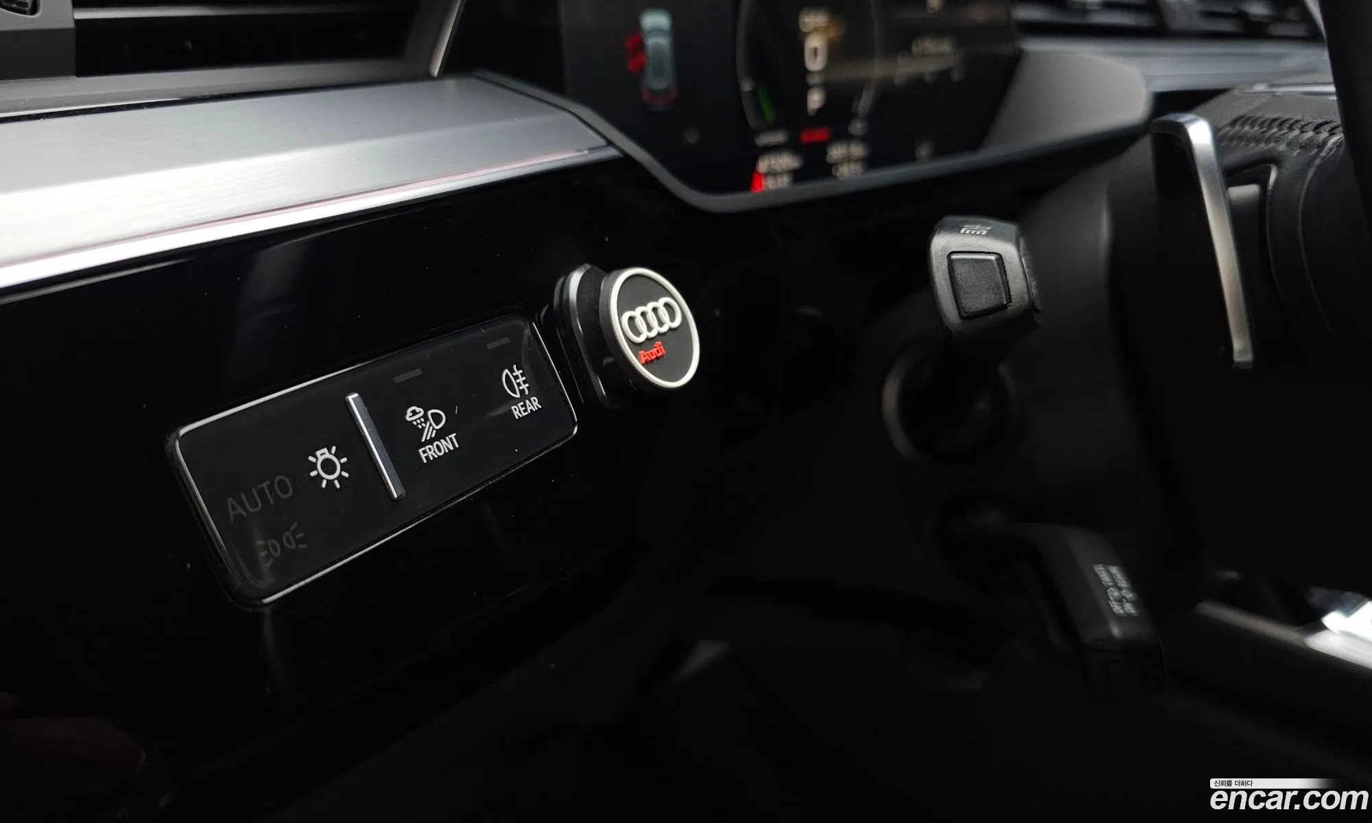 Audi e-tron 2021 WAUZZZGE1MB043000 — 32