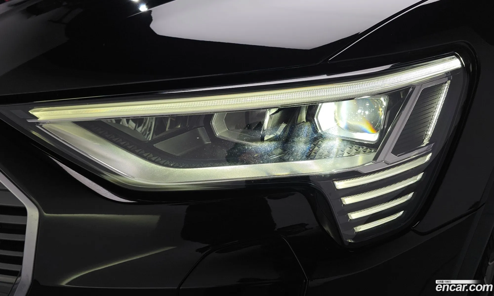 Audi e-tron 2021 WAUZZZGE1MB043000 — 26
