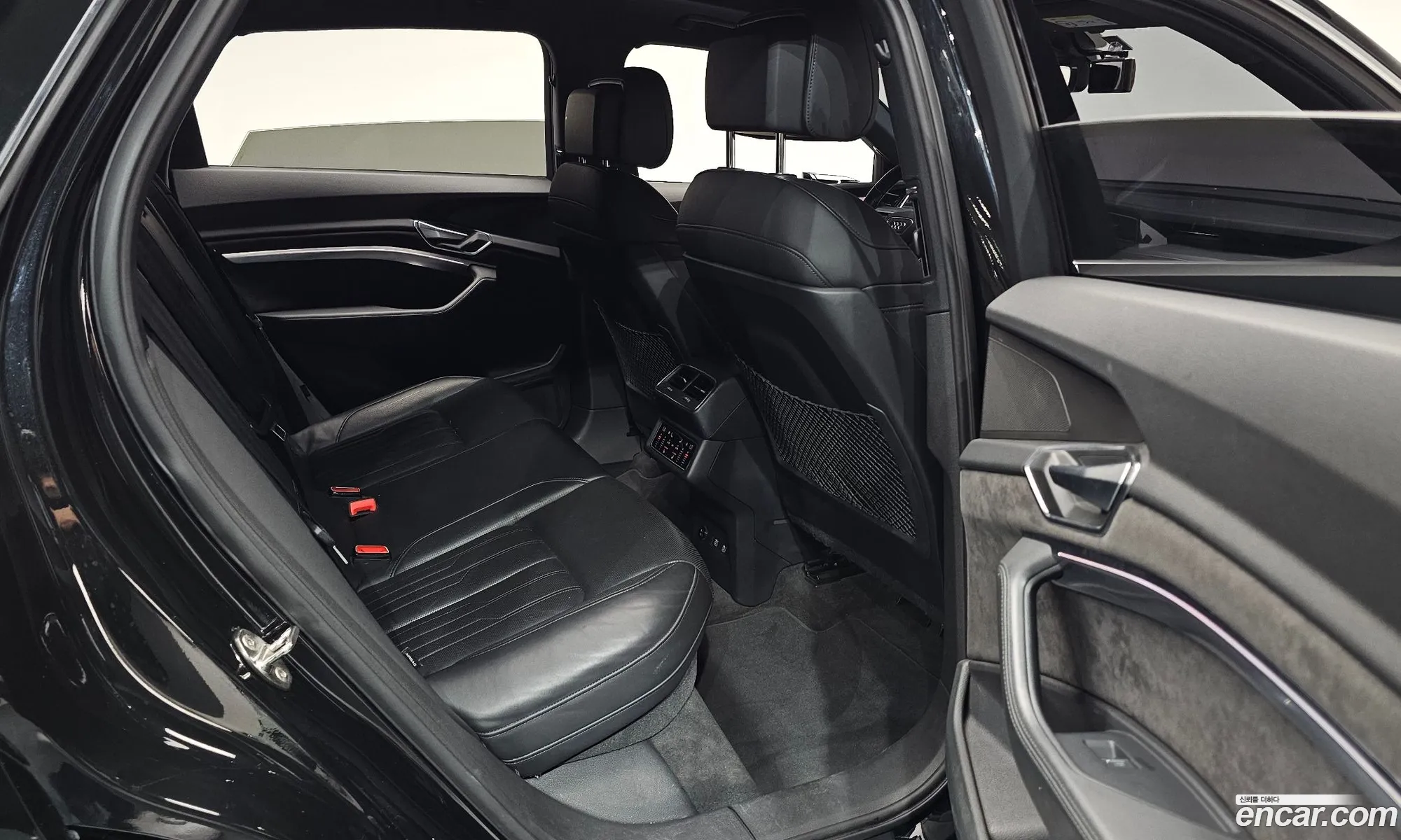 Audi e-tron 2021 WAUZZZGE1MB043000 — 7
