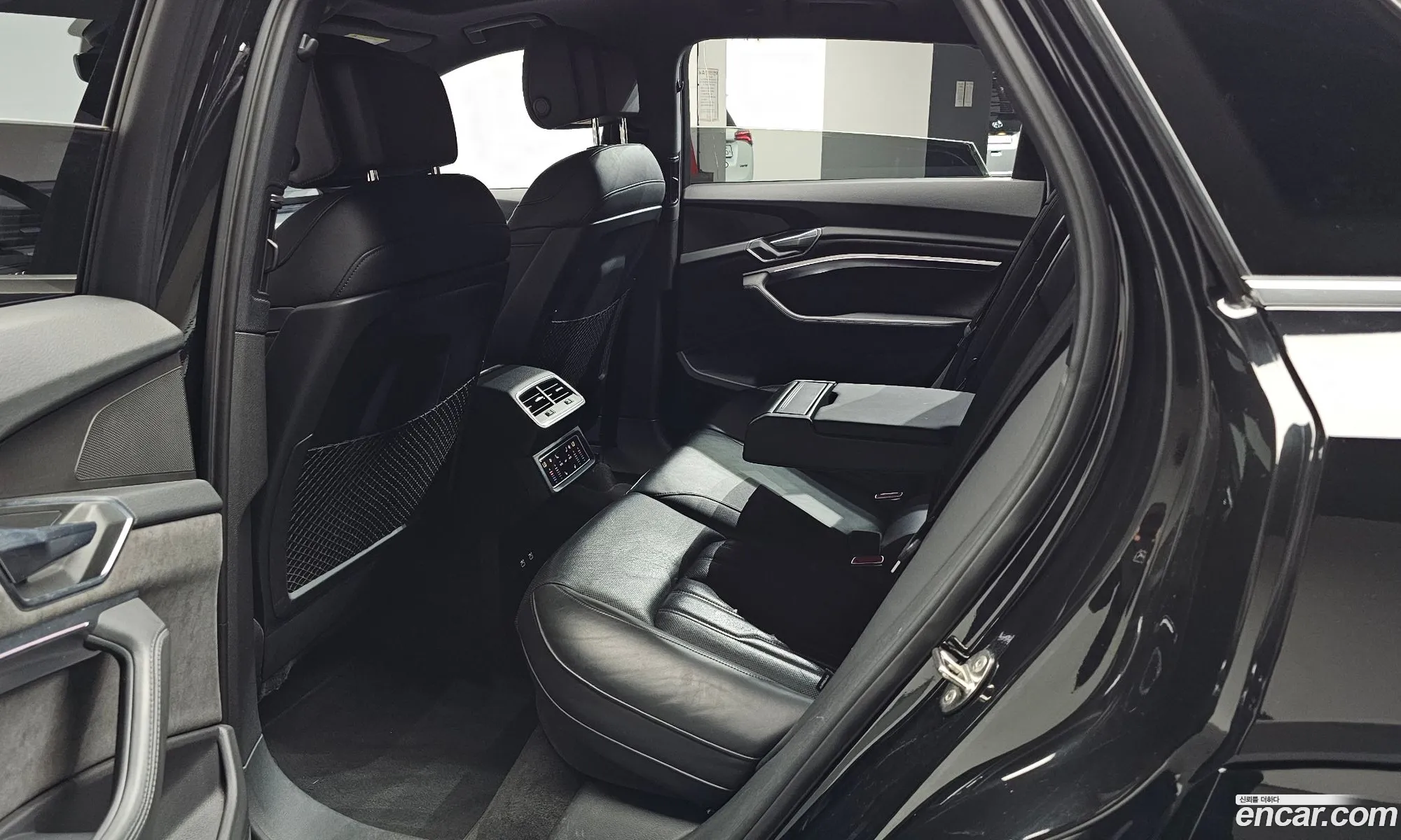 Audi e-tron 2021 WAUZZZGE1MB043000 — 38