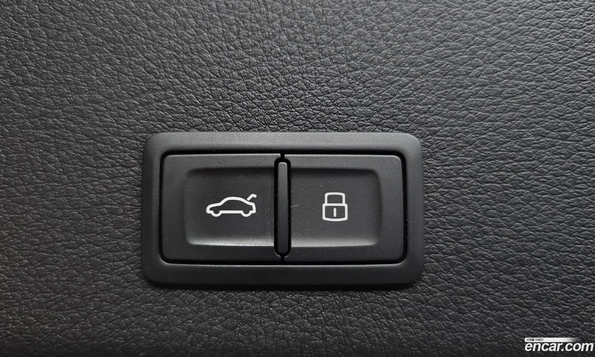 Audi e-tron 2021 WAUZZZGE1MB043000 — 24