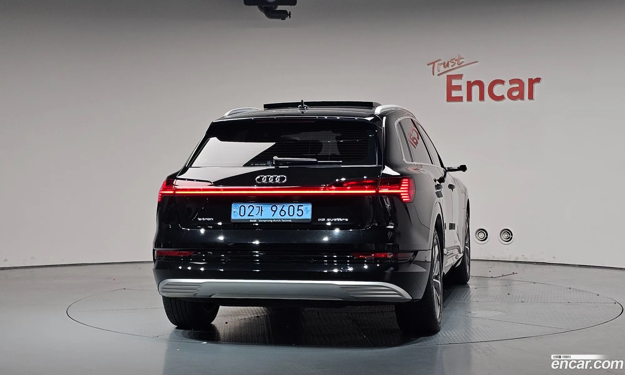 Audi e-tron 2021 WAUZZZGE1MB043000 — 16