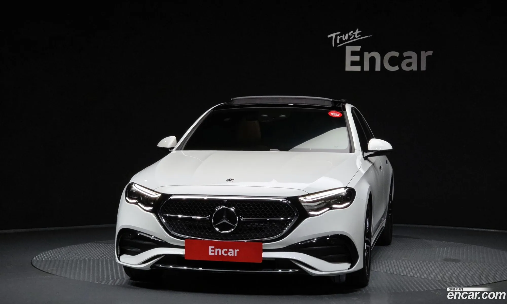 Mercedes-Benz E-Class W214 2025 — 31
