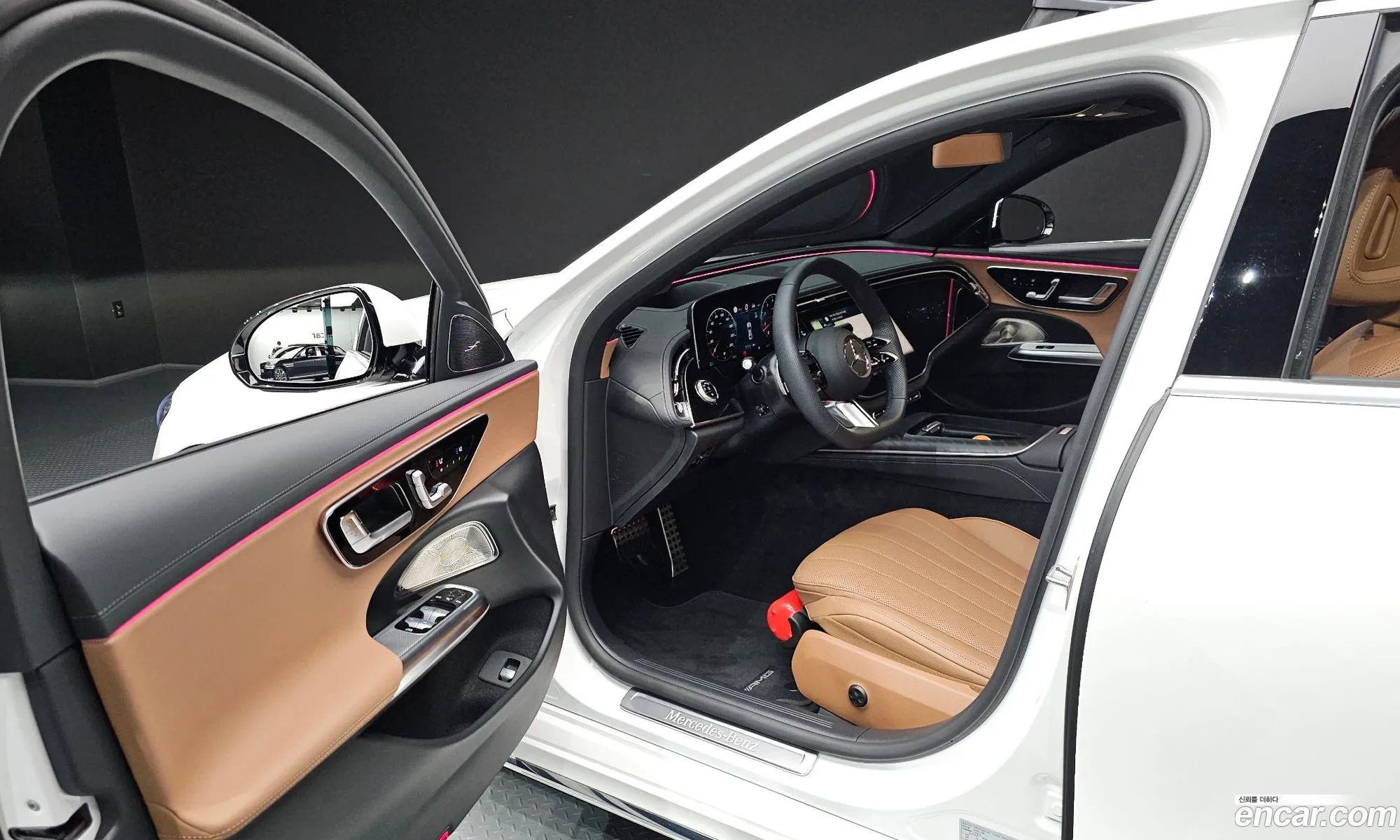 Mercedes-Benz E-Class W214 2025 — 16