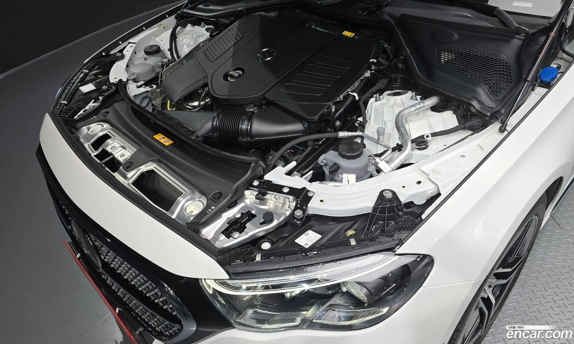 Mercedes-Benz E-Class W214 2025 — 29
