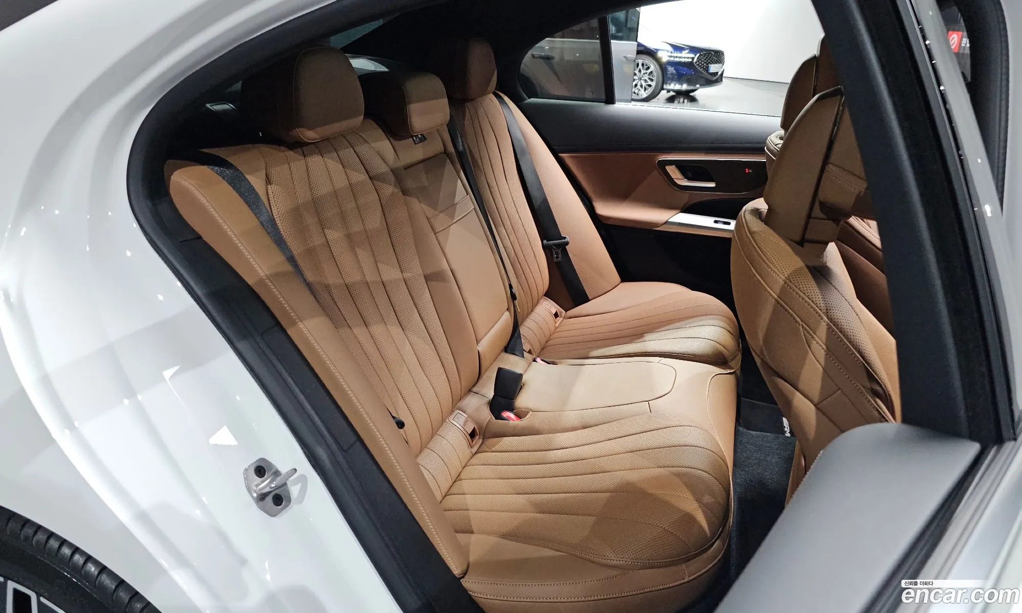Mercedes-Benz E-Class W214 2025 — 17