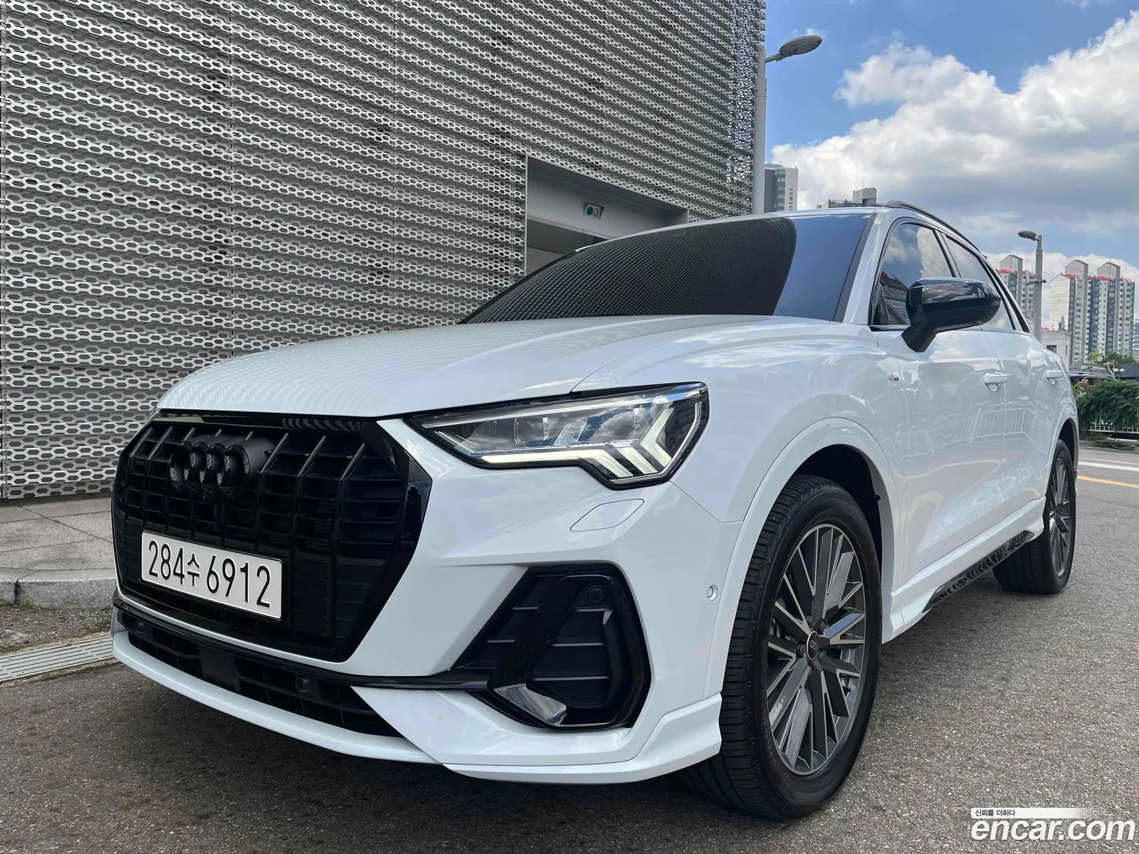 Audi Q3 2026 — 12