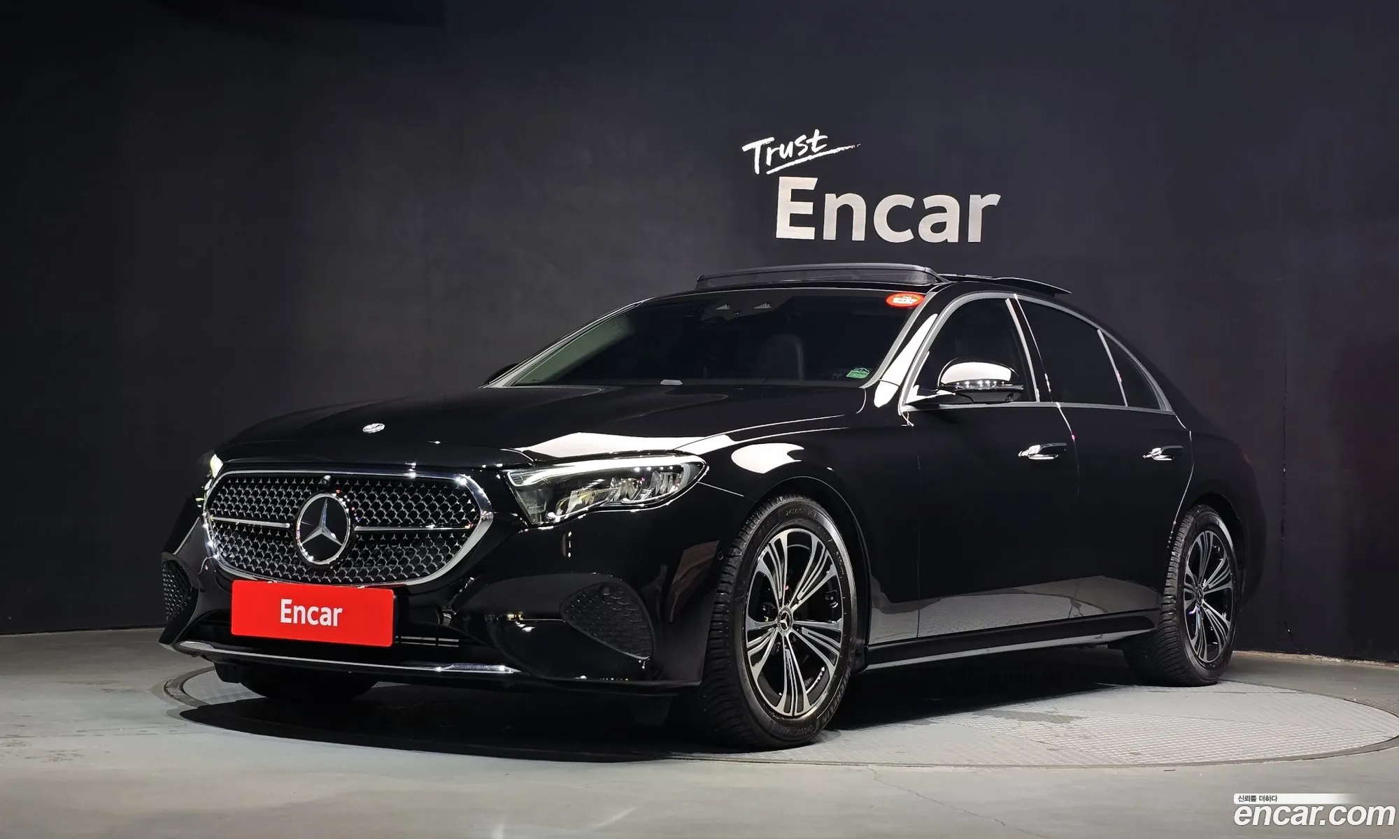 Mercedes-Benz E-Class W214 2025 — 30
