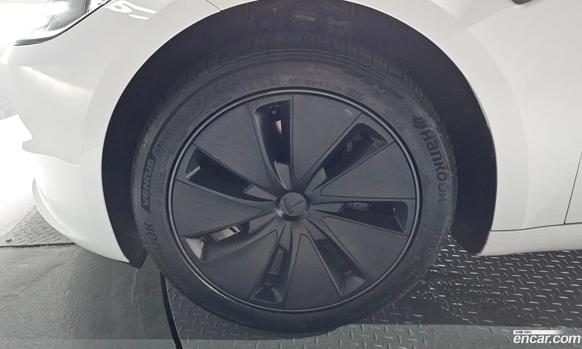 Tesla Model 3 2024 LRW3E7FSXRC253500 — 28