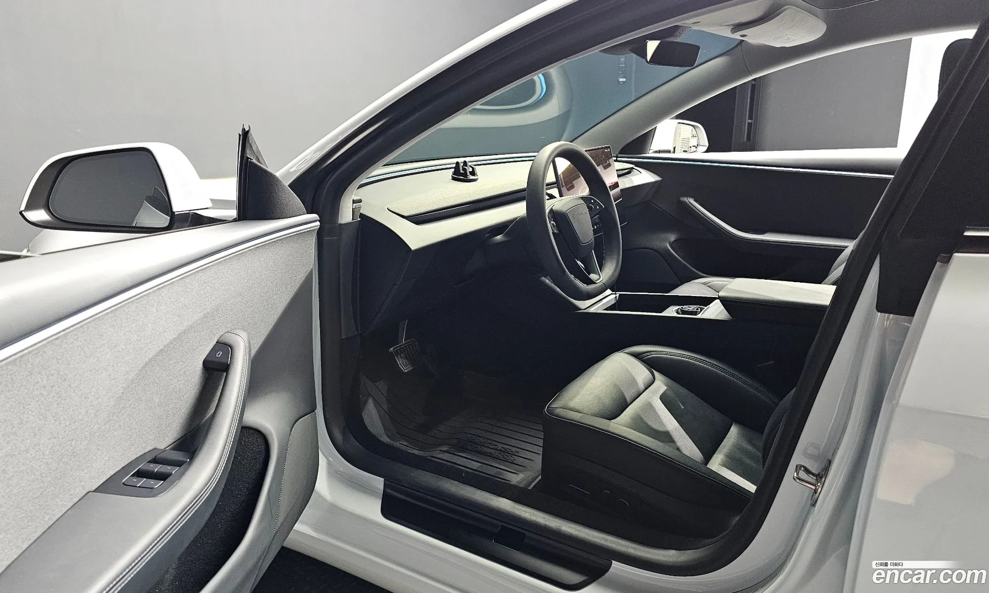 Tesla Model 3 2024 LRW3E7FSXRC253500 — 6