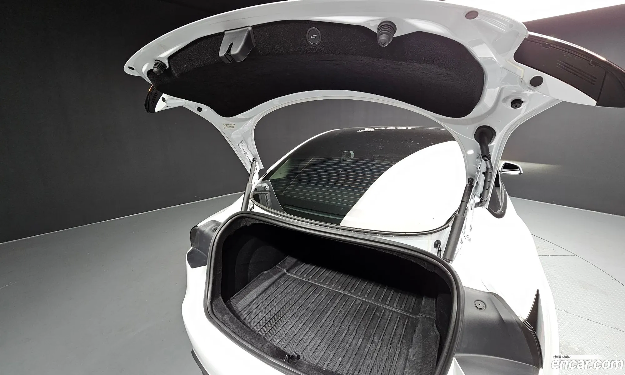 Tesla Model 3 2024 LRW3E7FSXRC253500 — 7