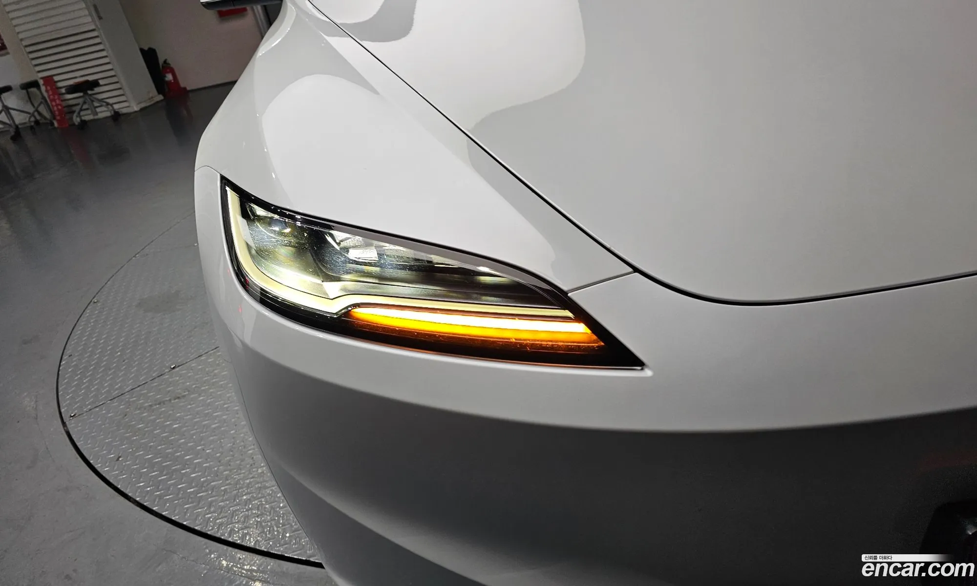 Tesla Model 3 2024 LRW3E7FSXRC253500 — 3