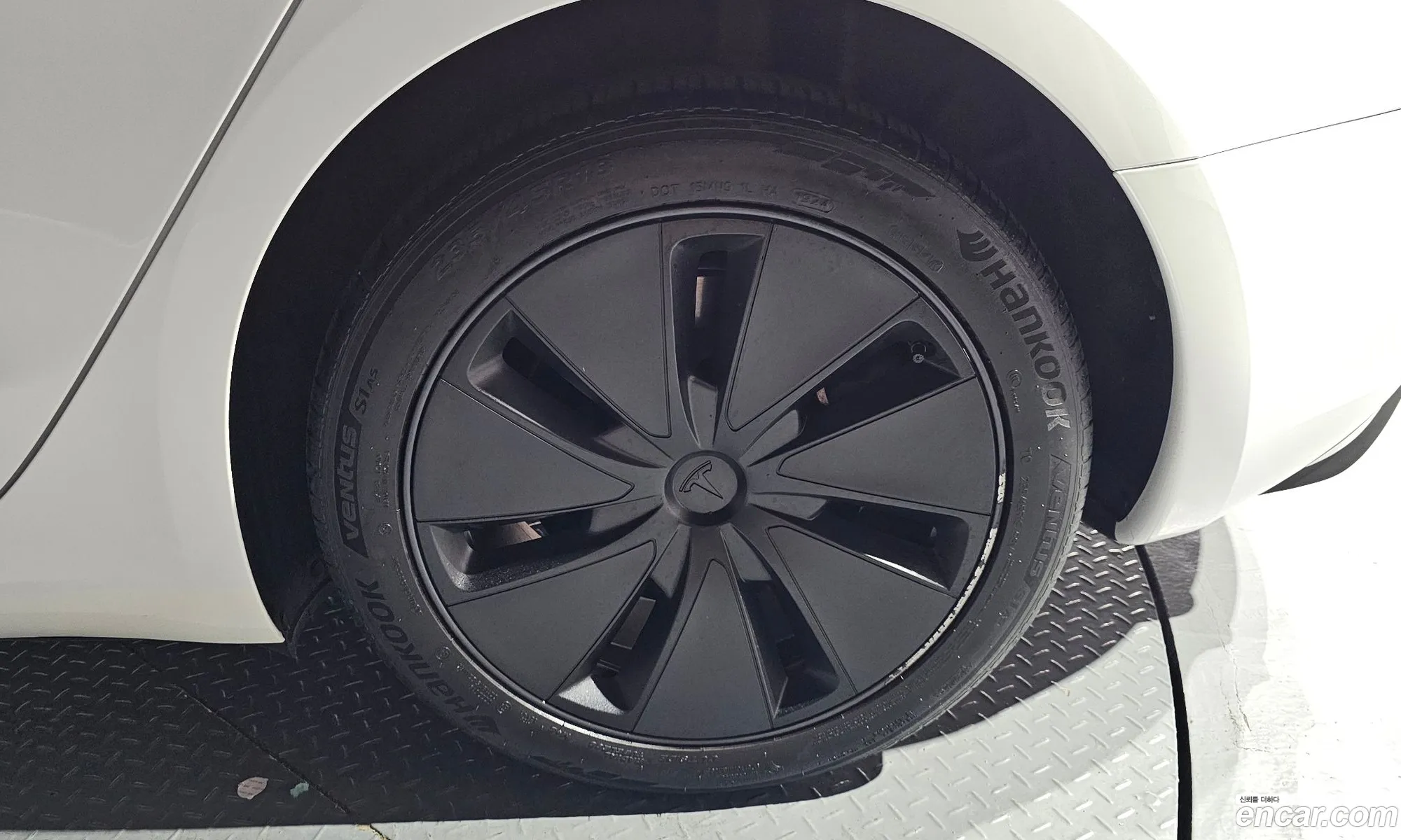 Tesla Model 3 2024 LRW3E7FSXRC253500 — 11