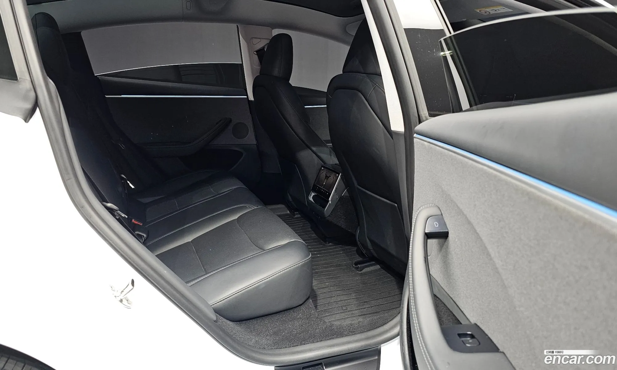 Tesla Model 3 2024 LRW3E7FSXRC253500 — 24