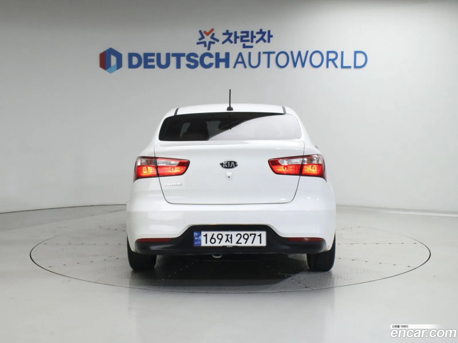 Kia Pride 2015 — 2