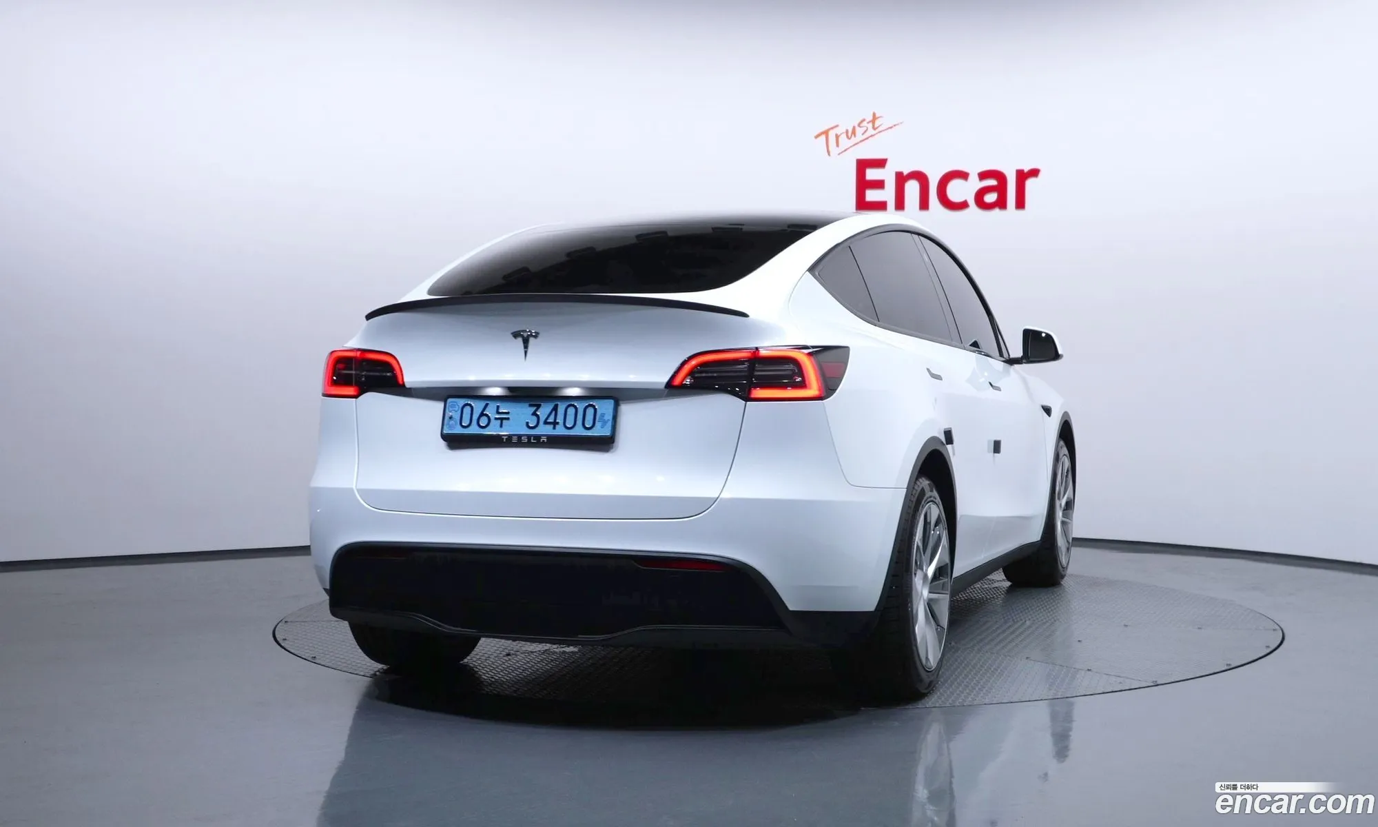 Tesla Model Y 2023 — 11