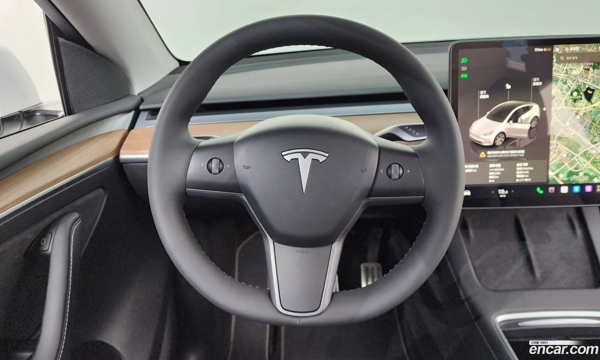 Tesla Model Y 2023 — 19