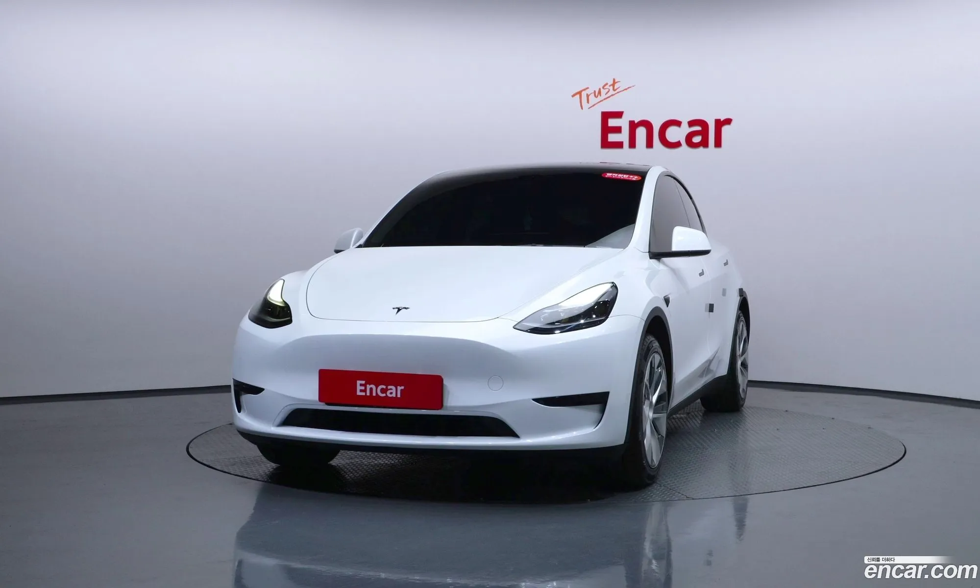 Tesla Model Y 2023 — 23