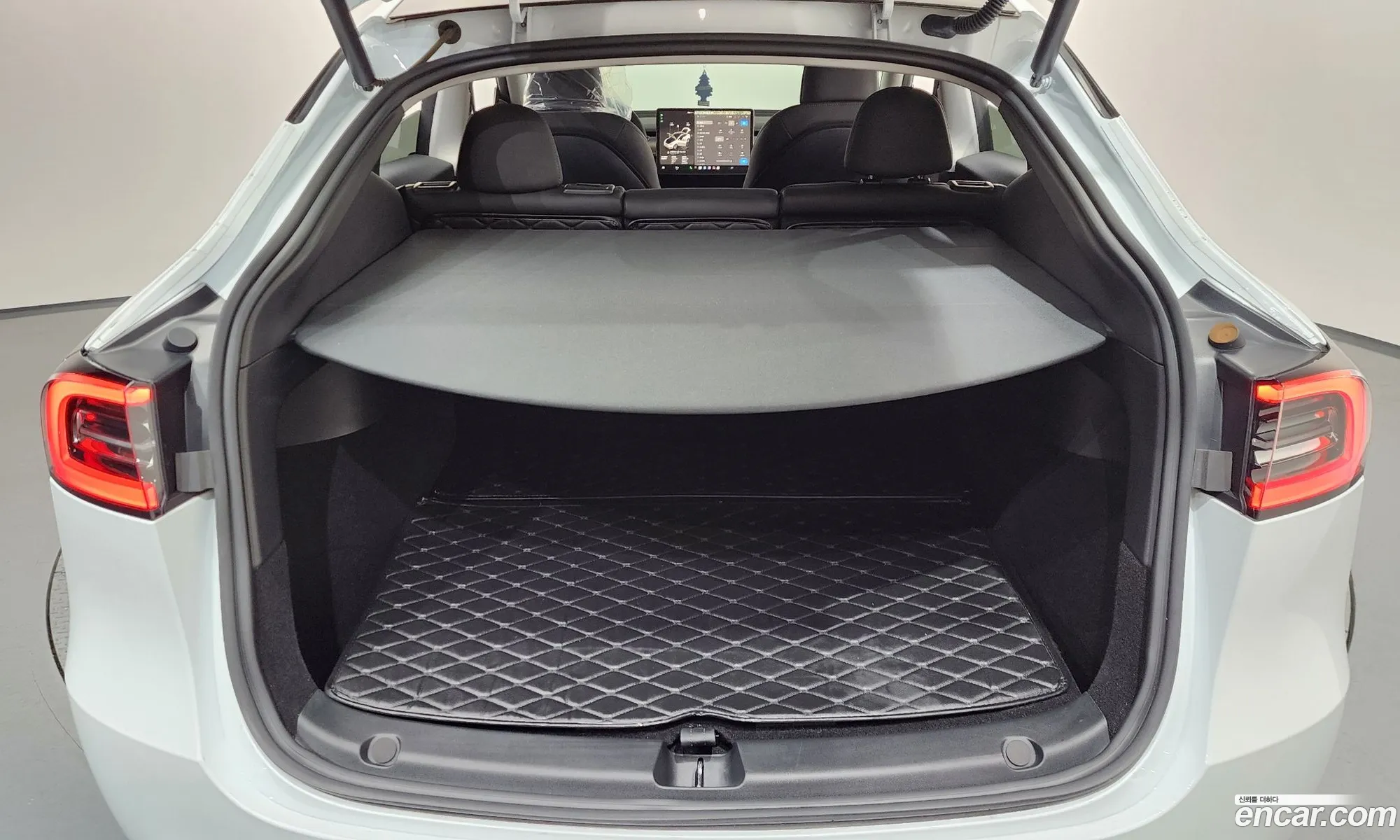 Tesla Model Y 2023 — 7