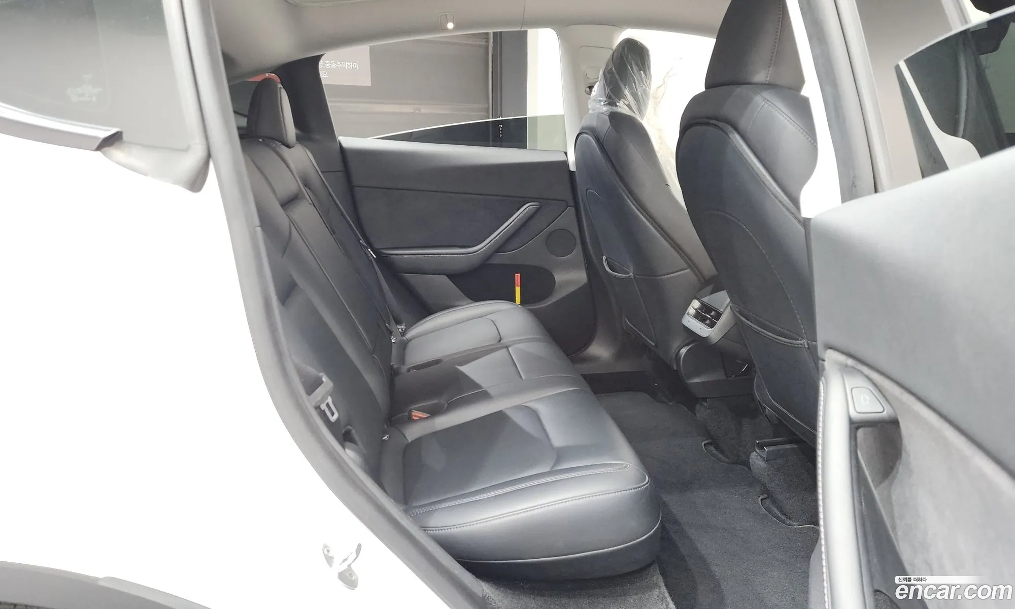 Tesla Model Y 2023 — 27