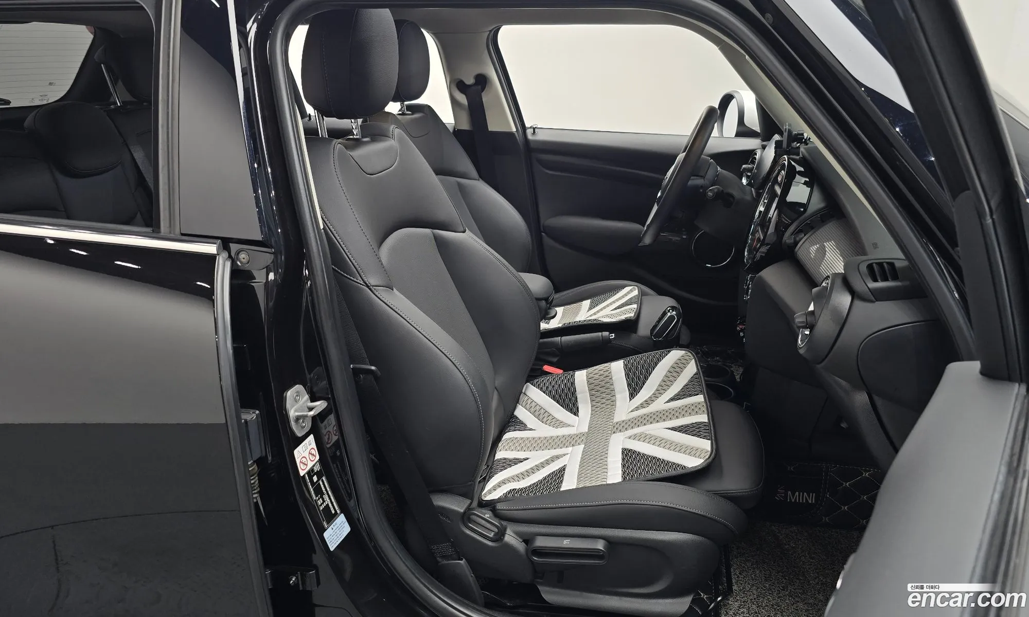 Mini Cooper 2021 WMWXV710XM2N95938 — 4