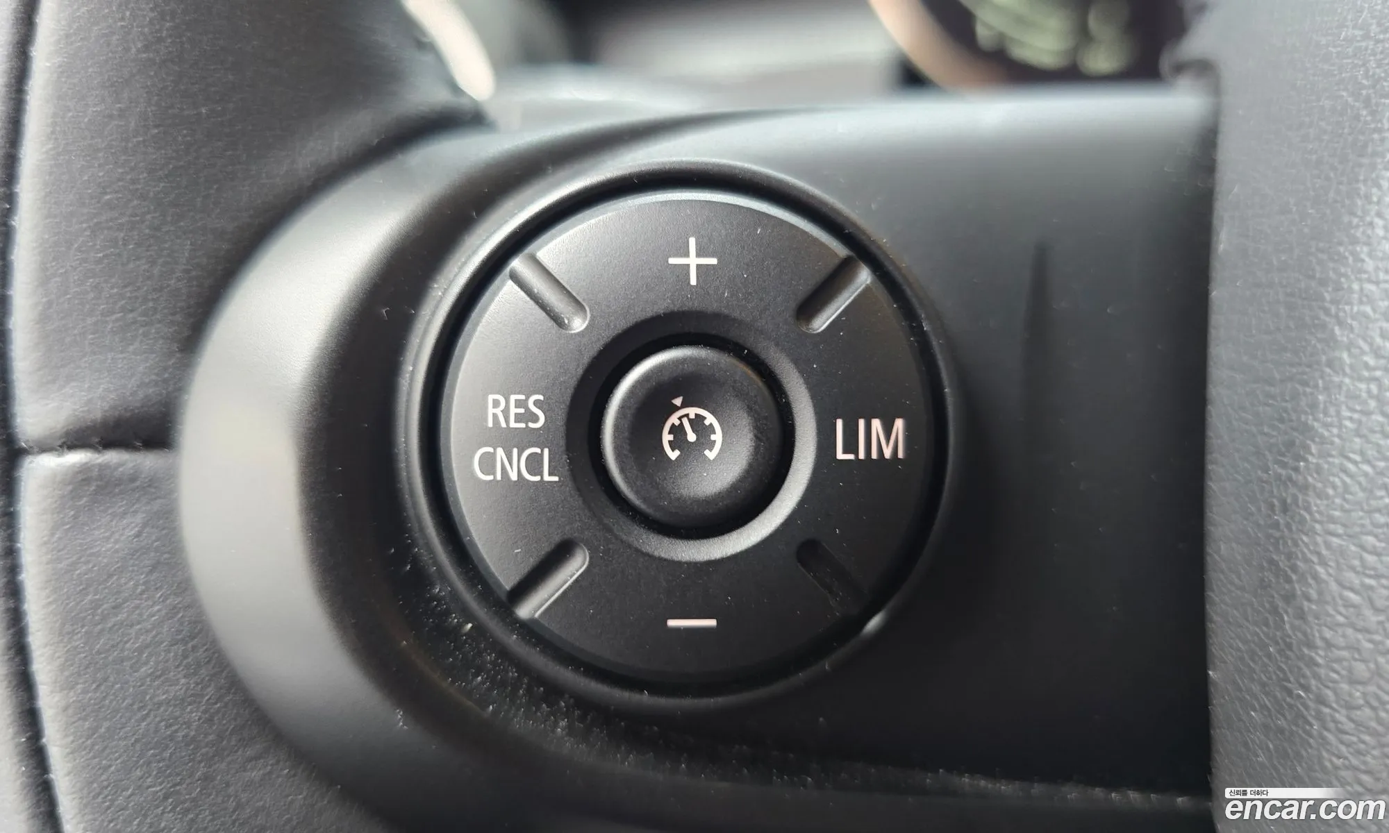 Mini Cooper 2021 WMWXV710XM2N95938 — 9
