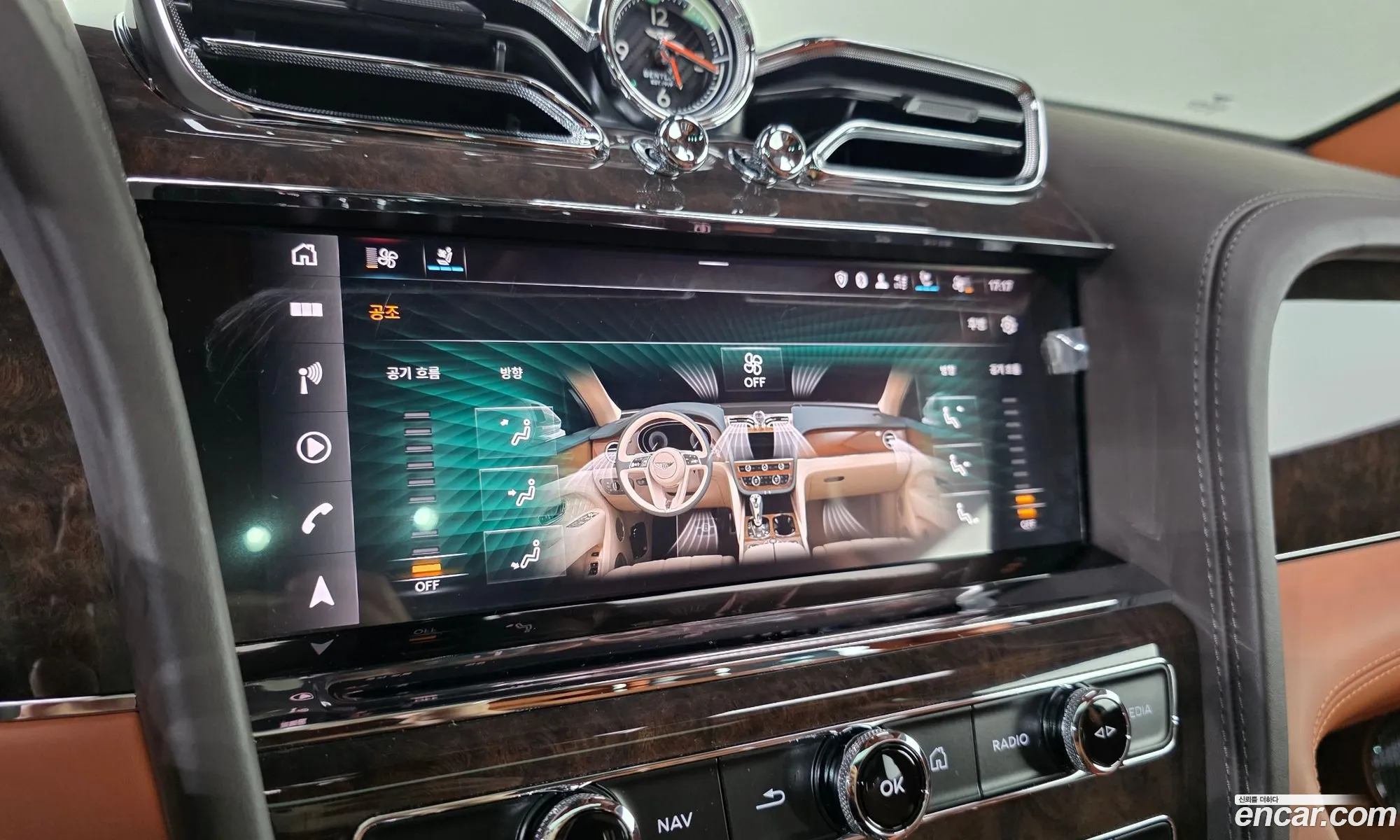 Bentley Bentayga 2022 SJAAM14V2NC013781 — 27