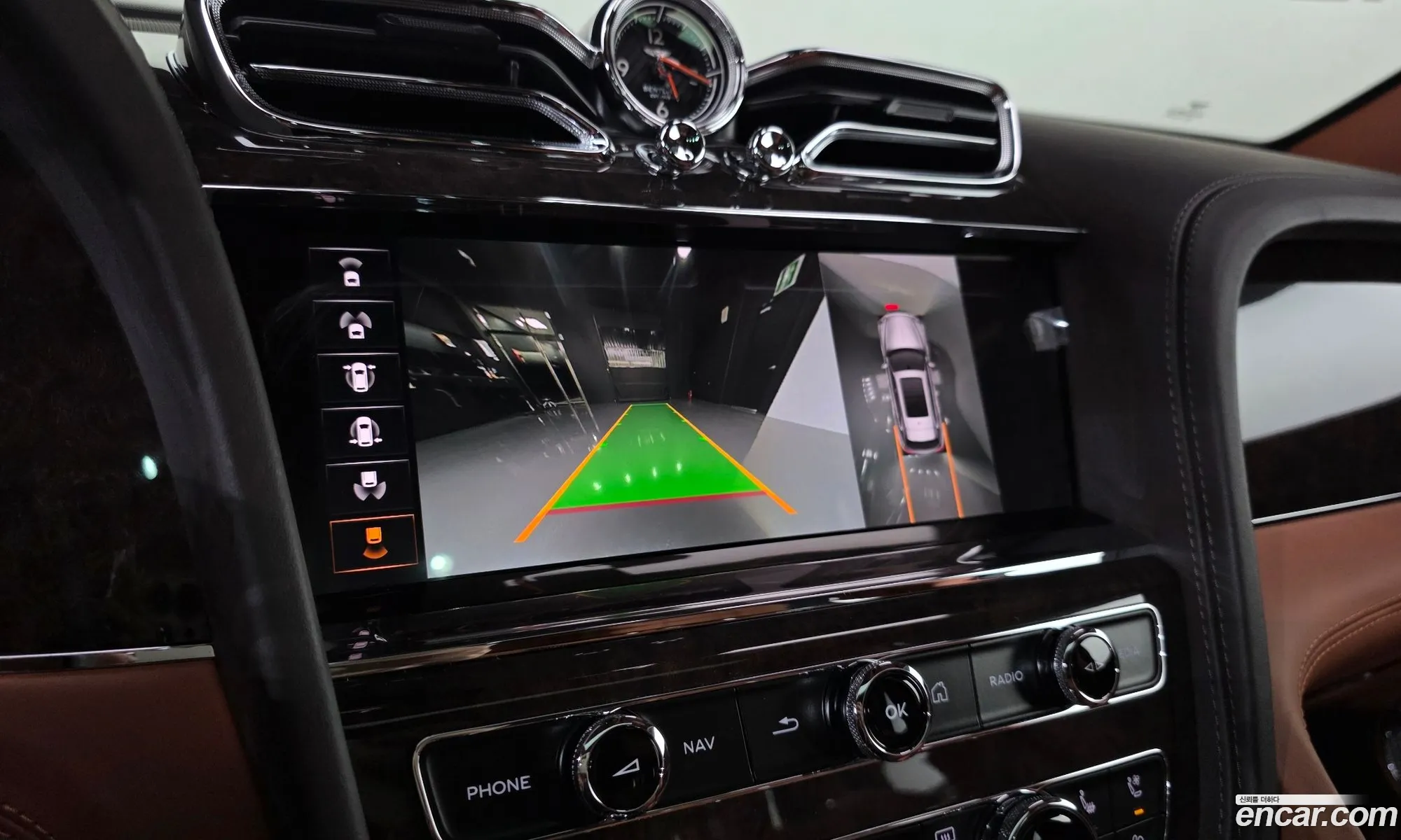 Bentley Bentayga 2022 SJAAM14V2NC013781 — 2
