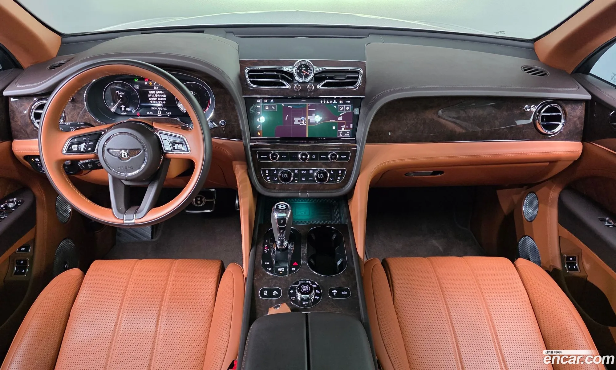 Bentley Bentayga 2022 SJAAM14V2NC013781 — 4