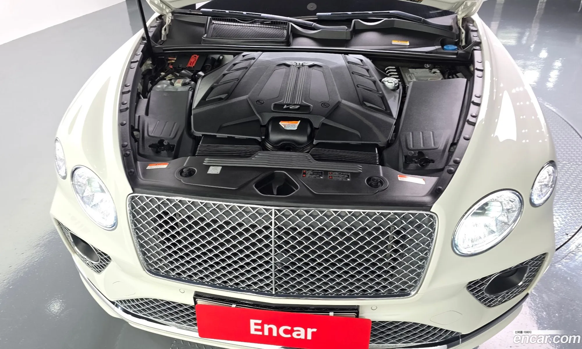 Bentley Bentayga 2022 SJAAM14V2NC013781 — 31