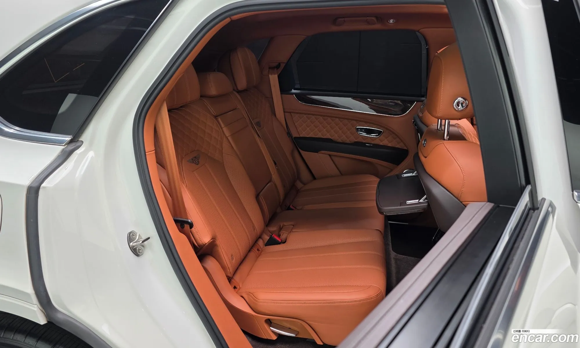 Bentley Bentayga 2022 SJAAM14V2NC013781 — 28