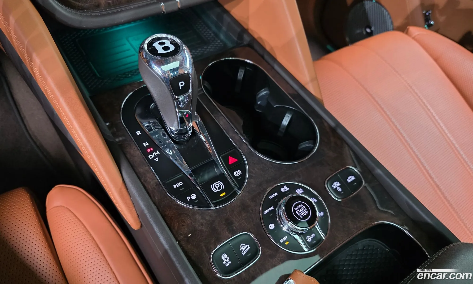 Bentley Bentayga 2022 SJAAM14V2NC013781 — 12