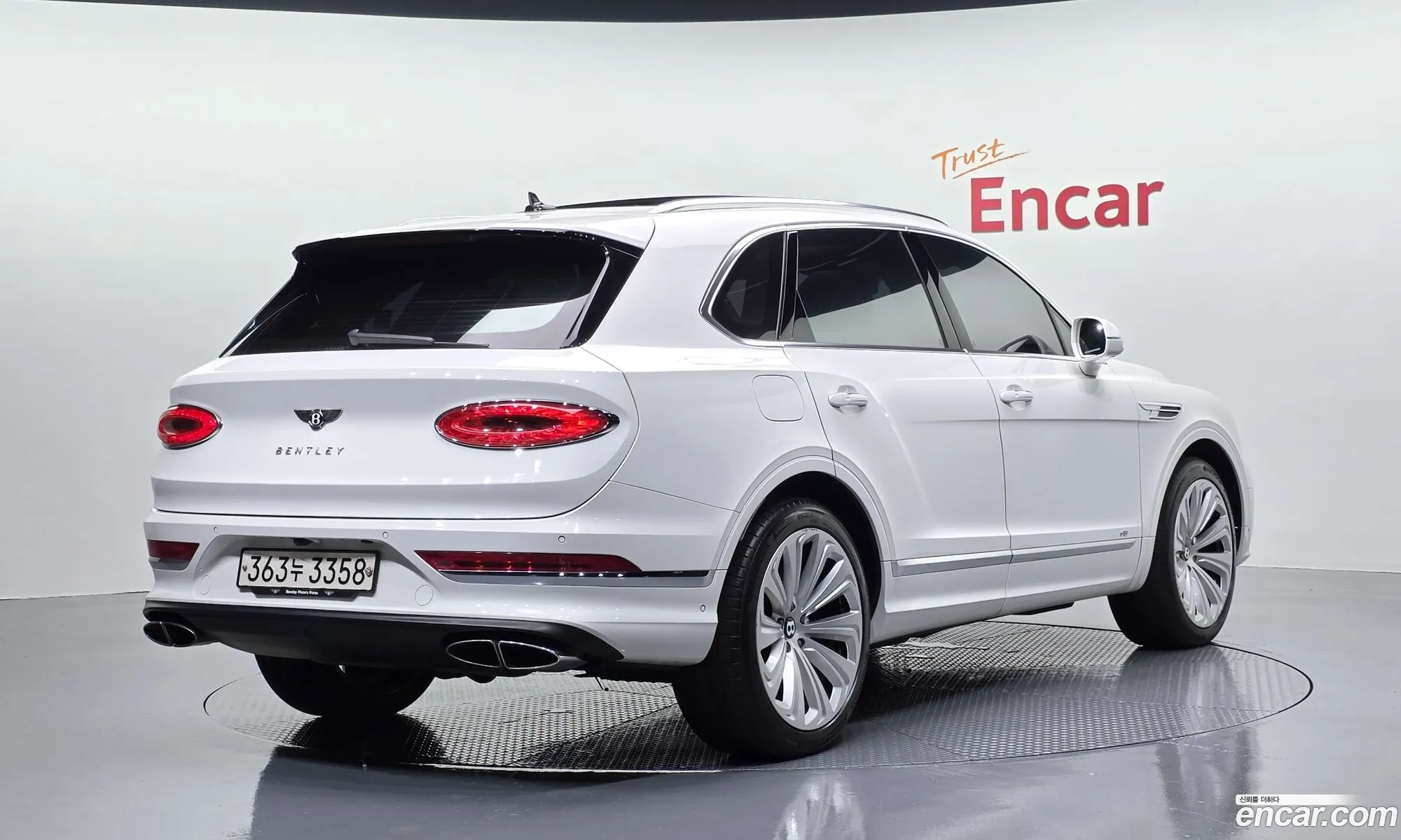 Bentley Bentayga 2022 SJAAM14V2NC013781 — 17