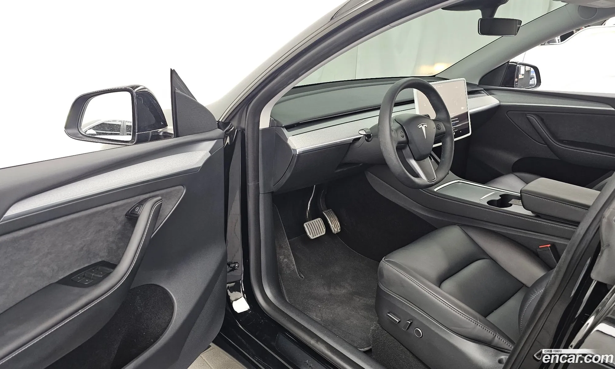 Tesla Model Y 2024 LRWYGCFS7RC426124 — 10