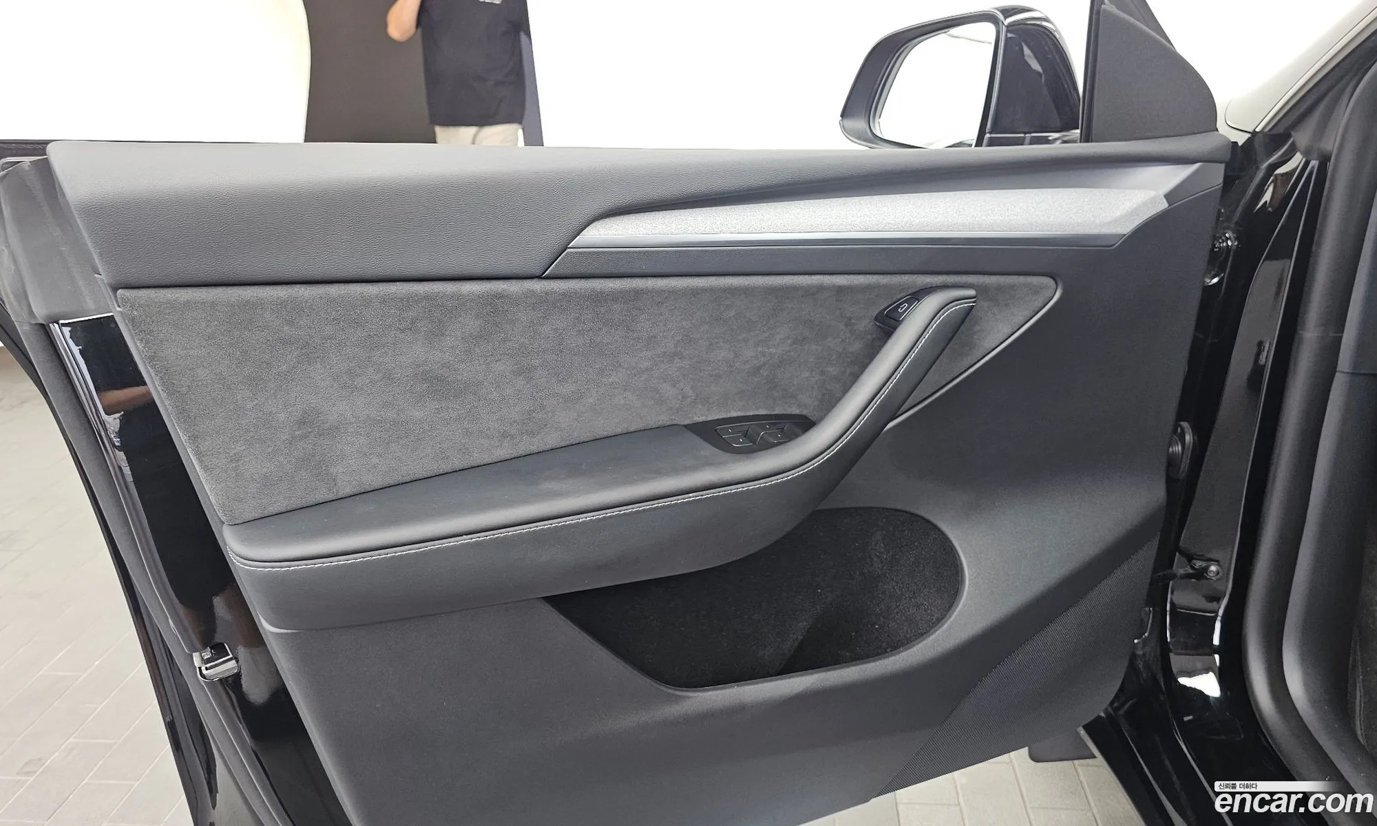 Tesla Model Y 2024 LRWYGCFS7RC426124 — 16