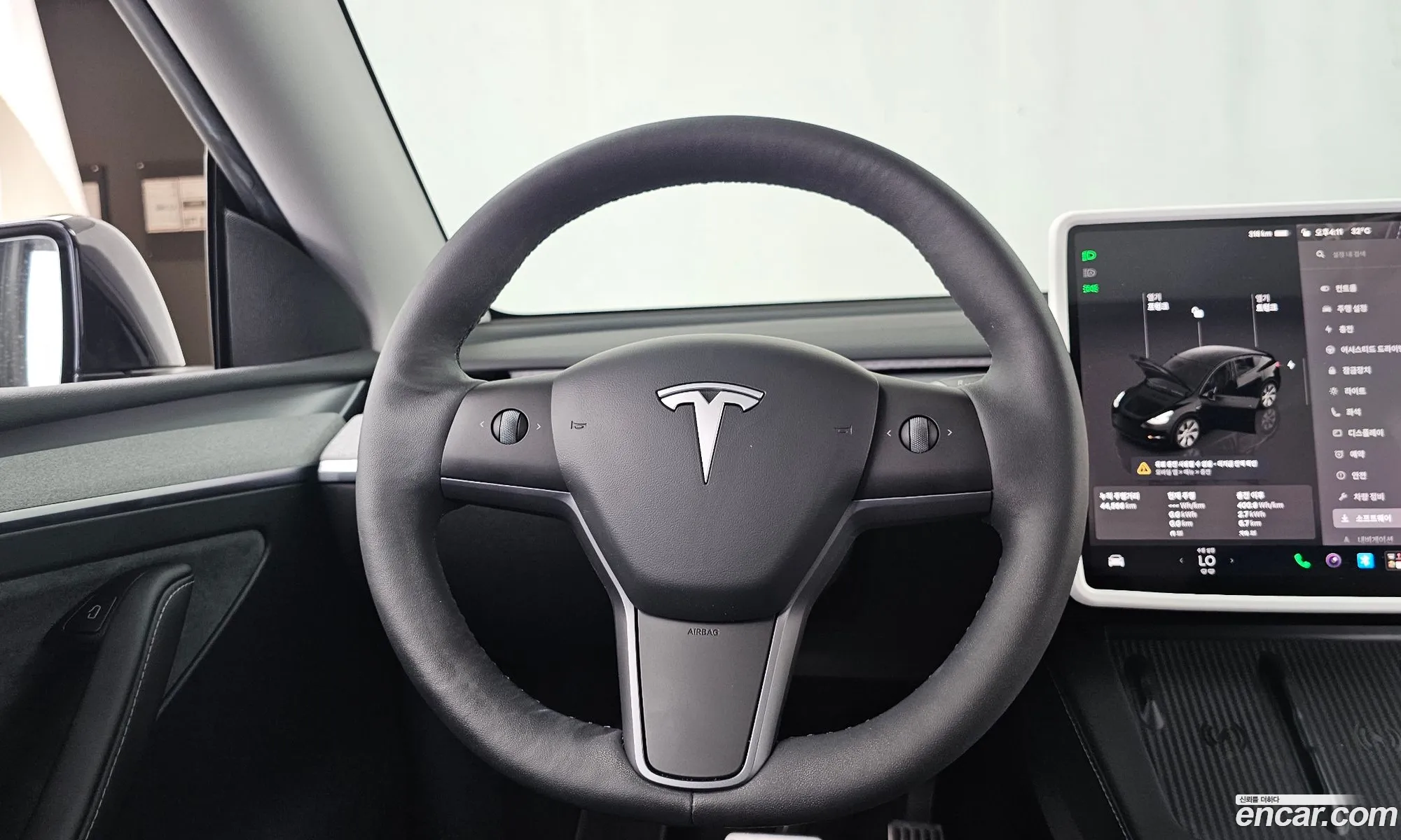 Tesla Model Y 2024 LRWYGCFS7RC426124 — 19