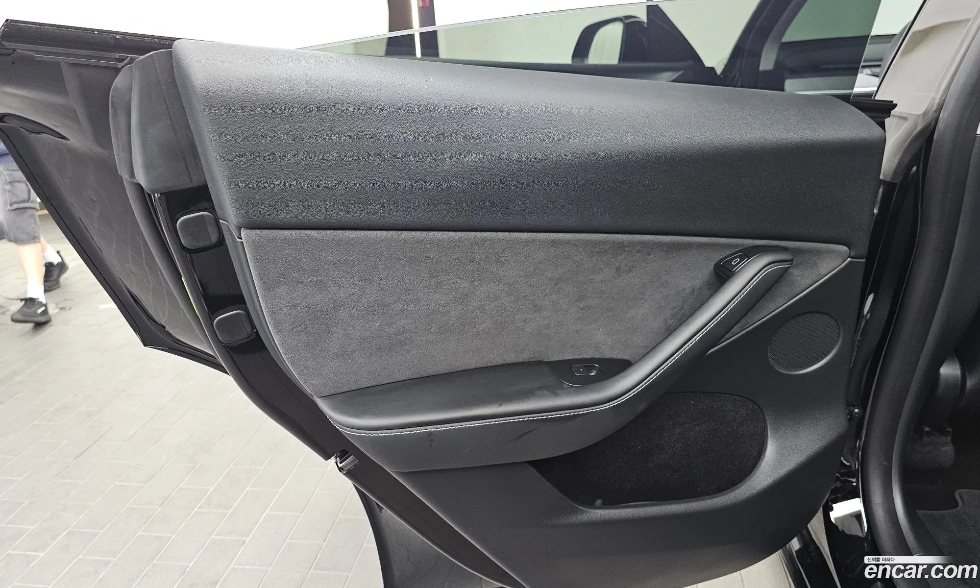 Tesla Model Y 2024 LRWYGCFS7RC426124 — 20